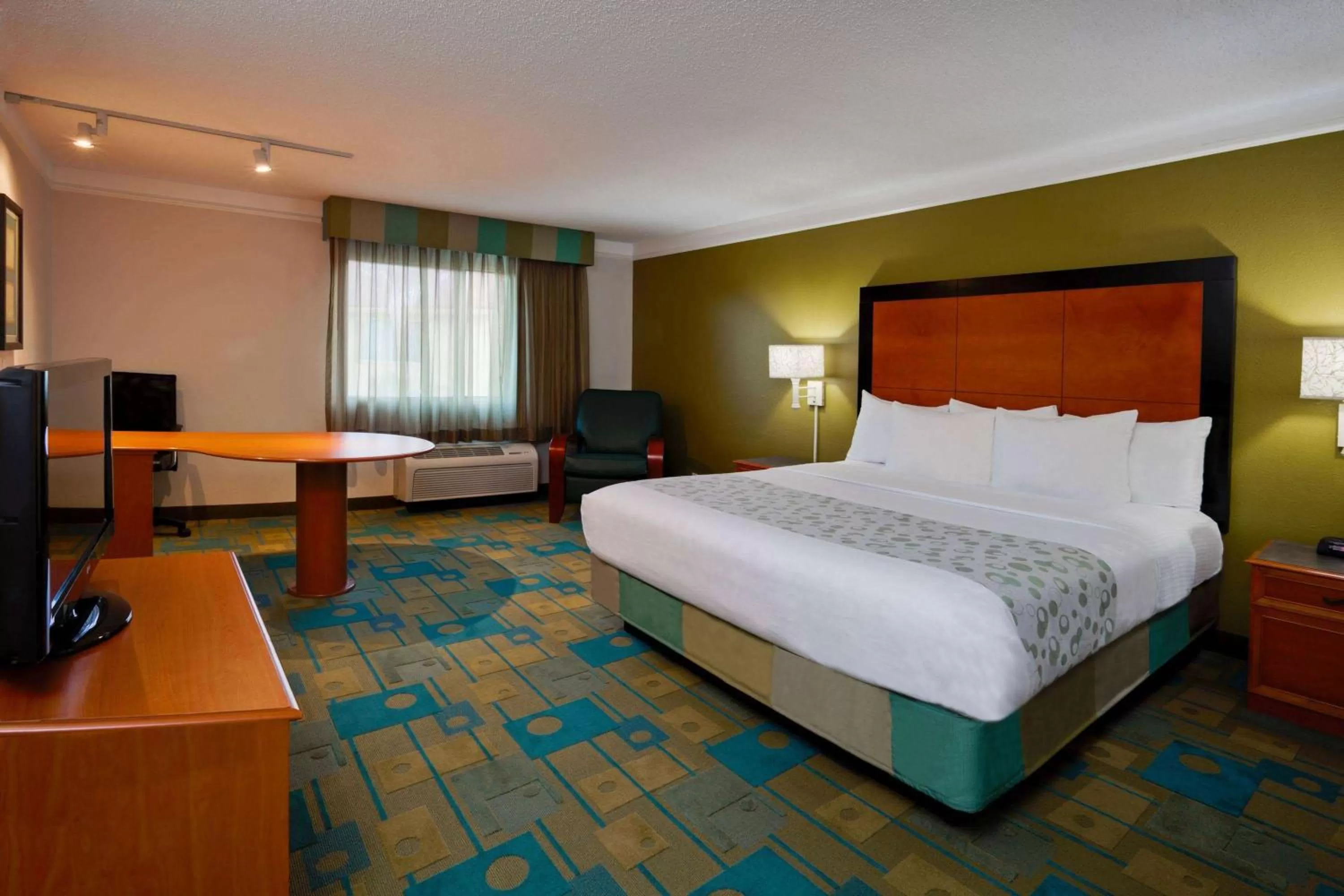 Executive King Room in La Quinta by Wyndham St. Pete-Clearwater Airport