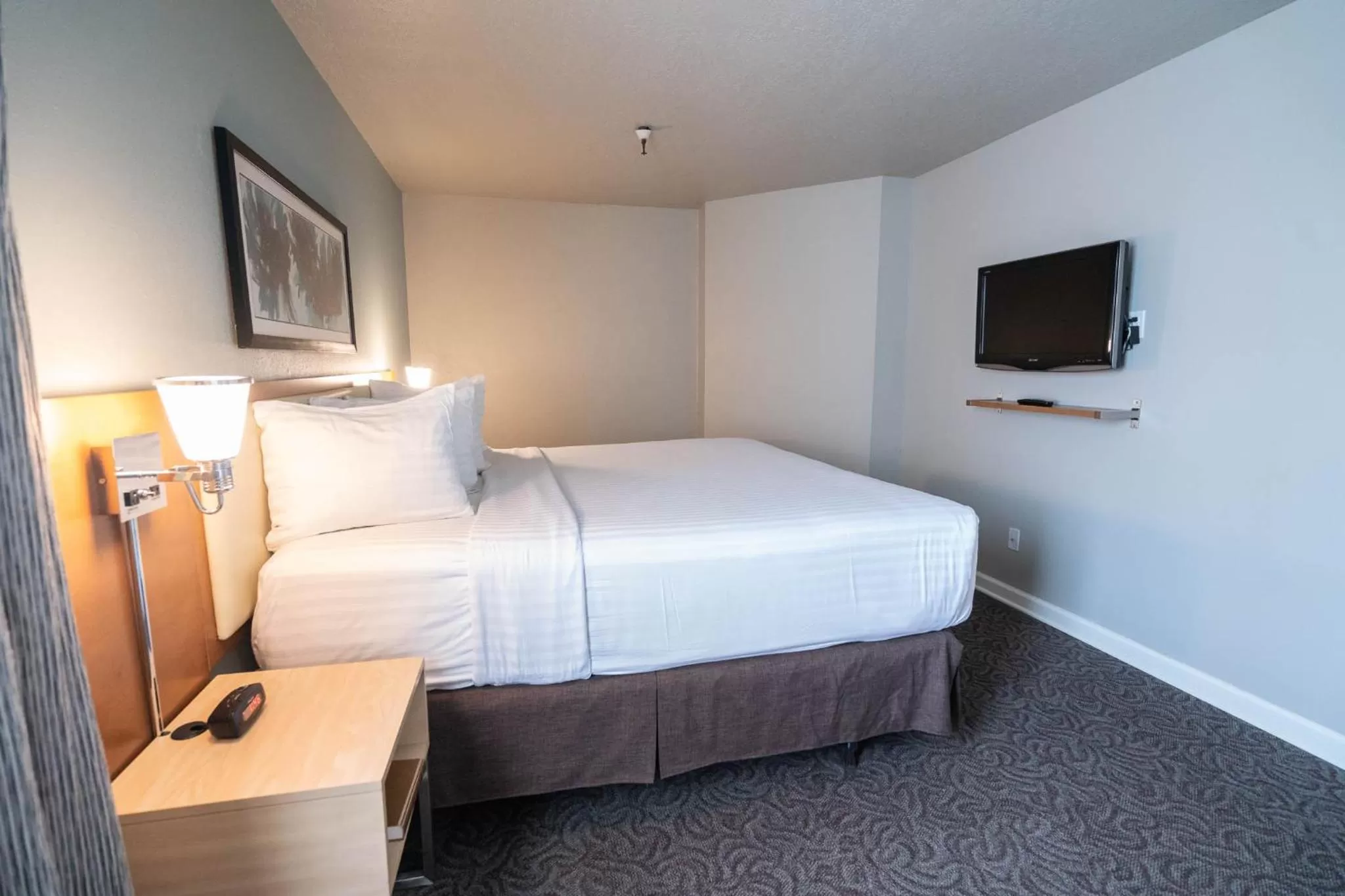 Deluxe King in Alexis Park All Suite Resort