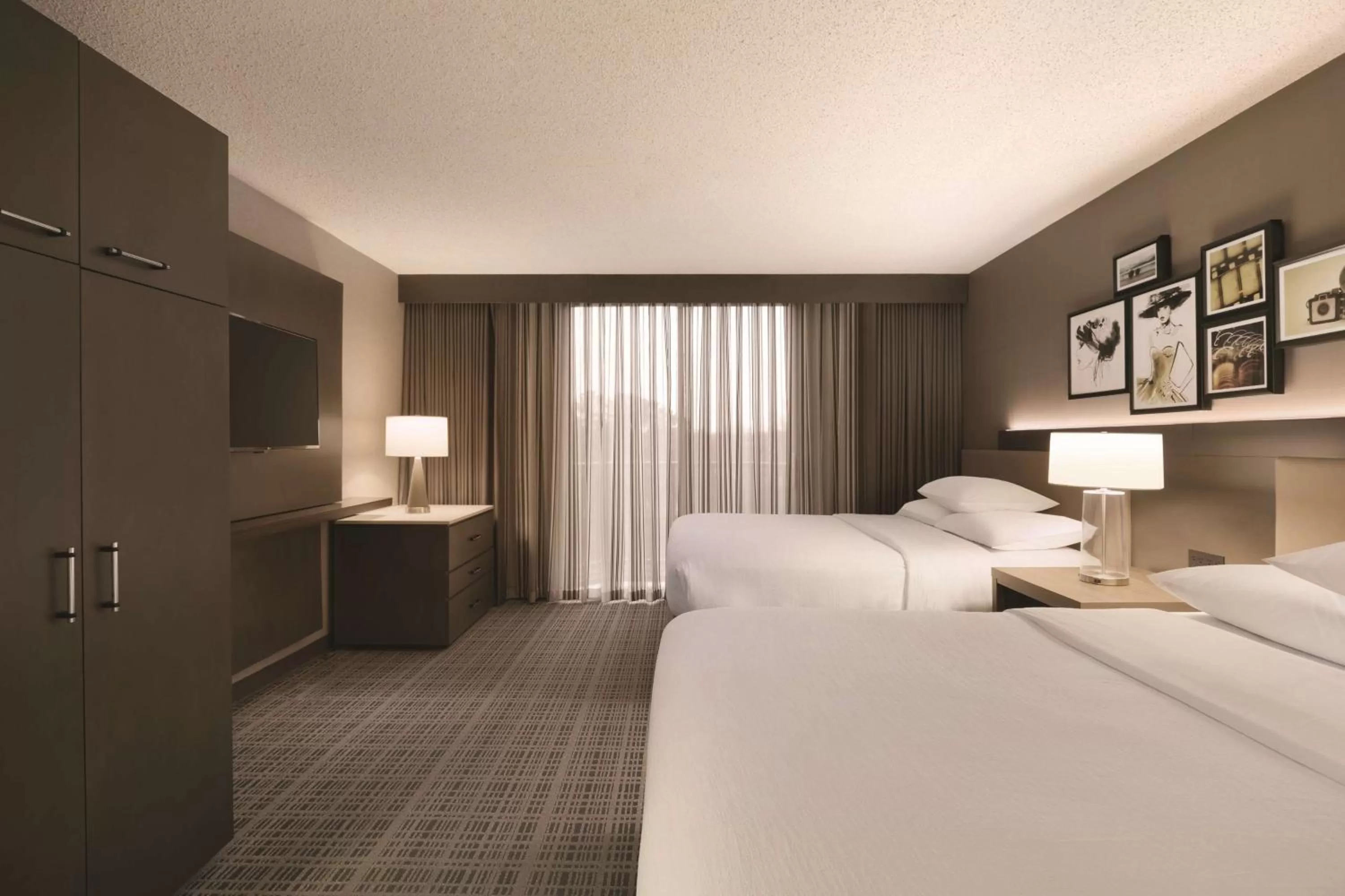 One-Bedroom King Suite with Roll-In Shower - Mobility Access/Non-Smoking in Embassy Suites by Hilton Richmond