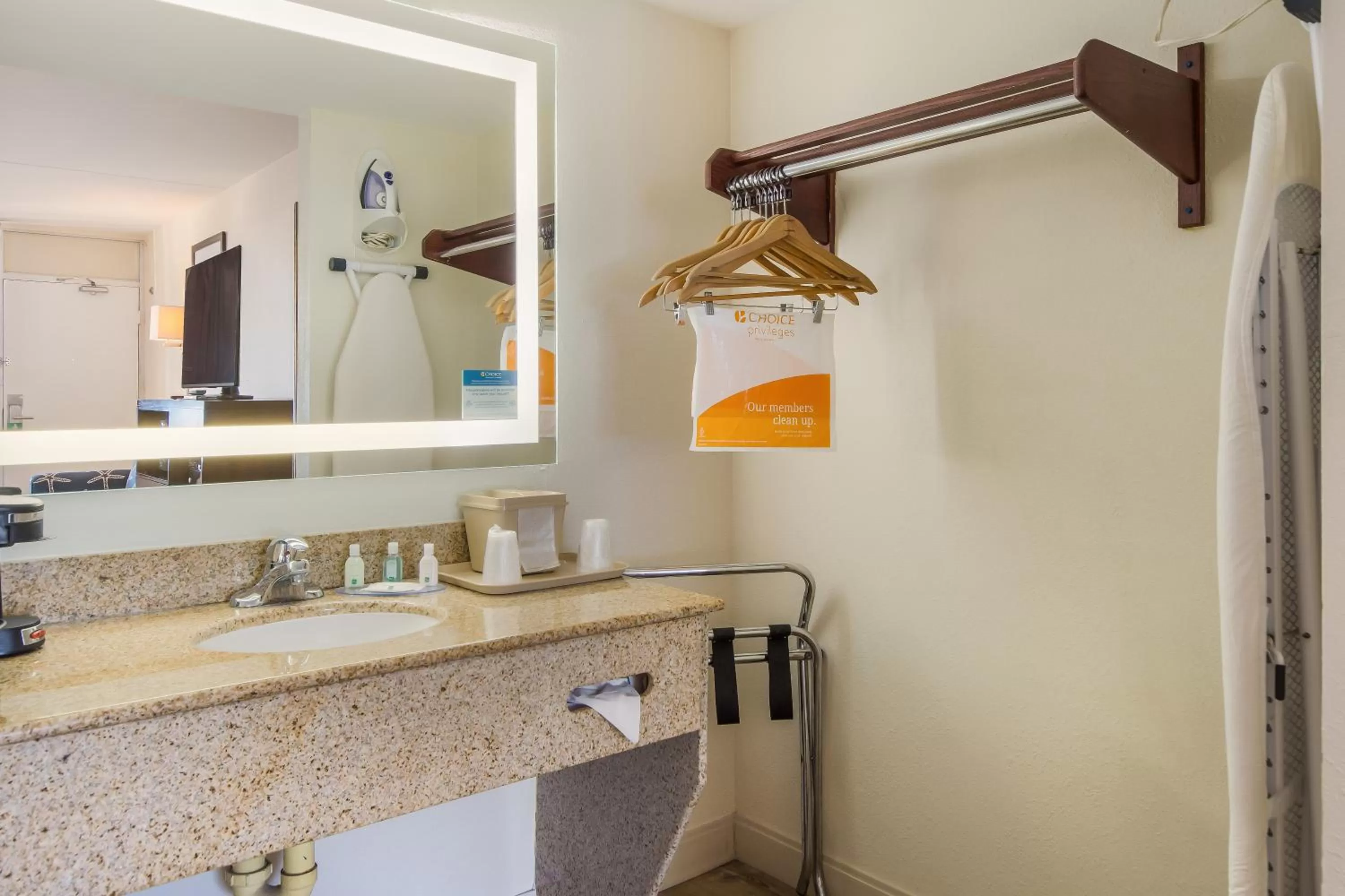 Superior King Suite - Non-Smoking in Quality Inn Bradenton - Sarasota North