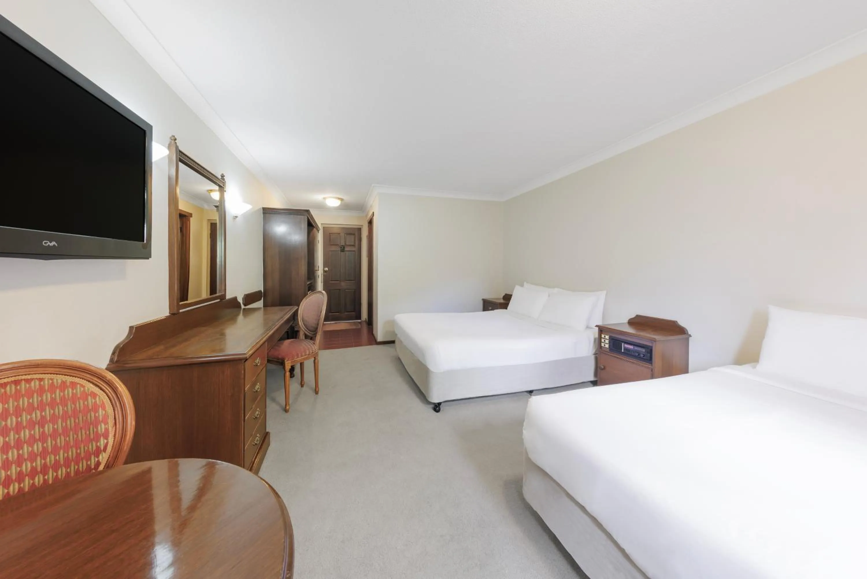 Standard Twin Room in Elizabethan Lodge