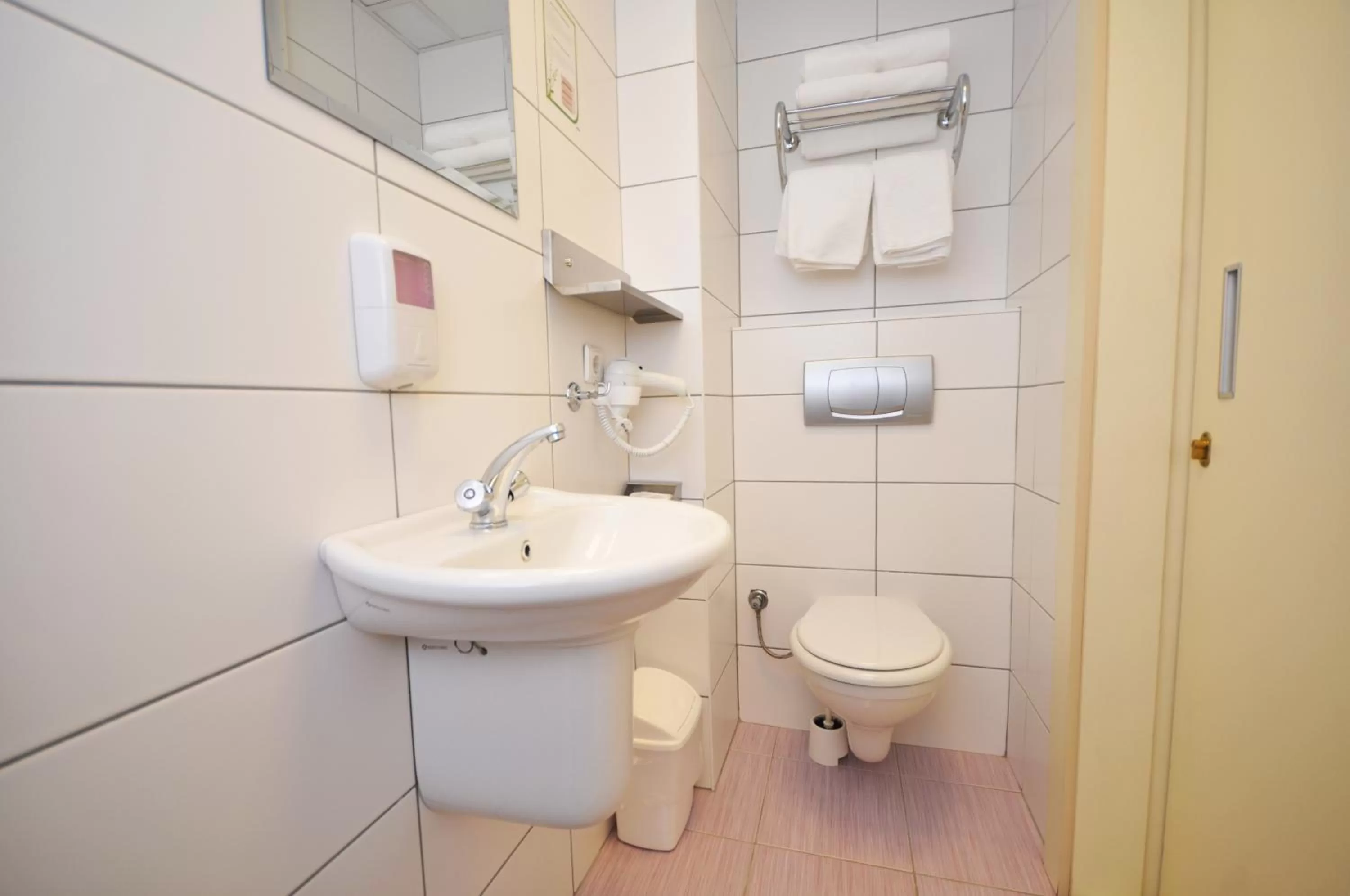 Toilet in Han Hotel