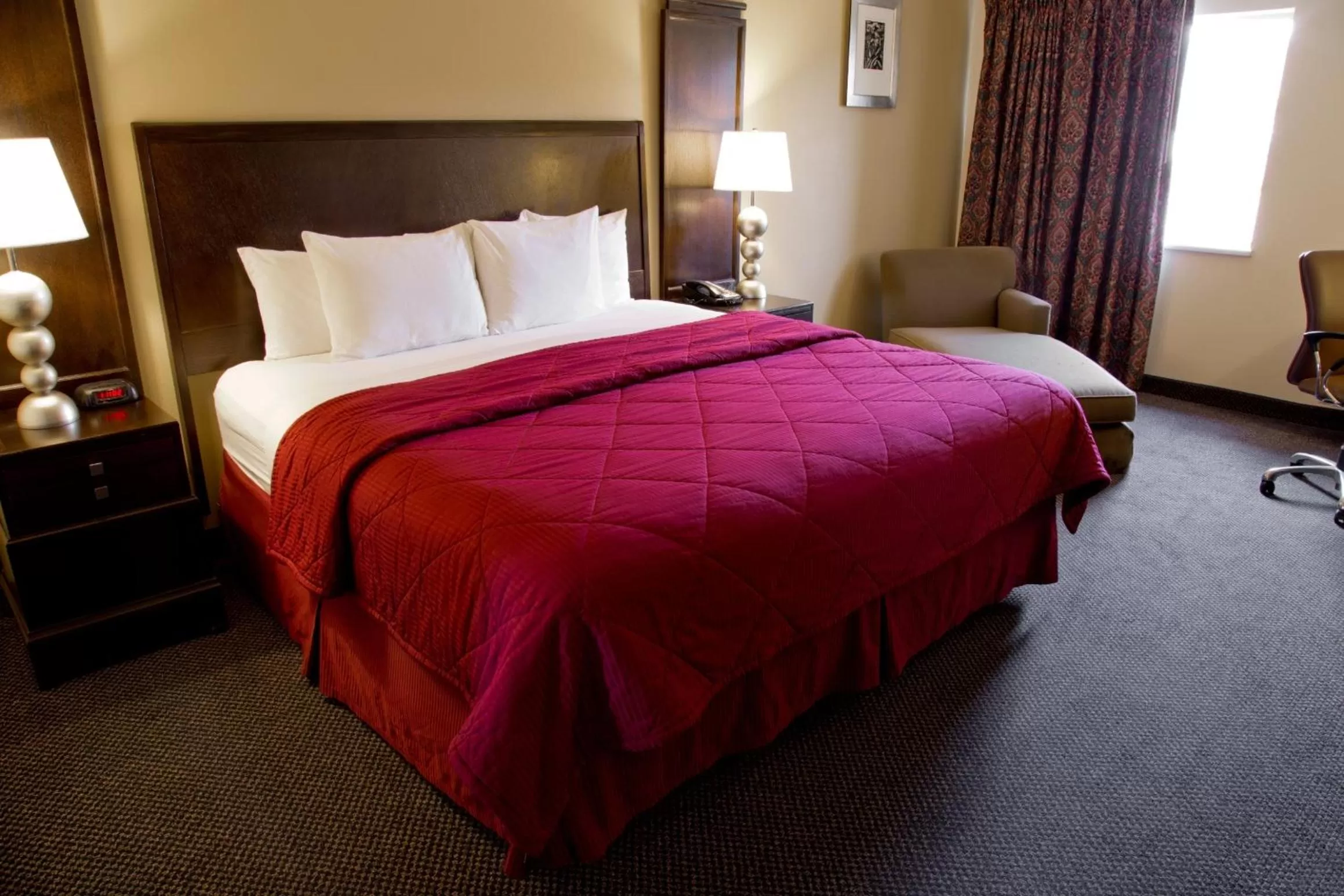 Standard King Room - Non-Smoking  in Cedars Inn