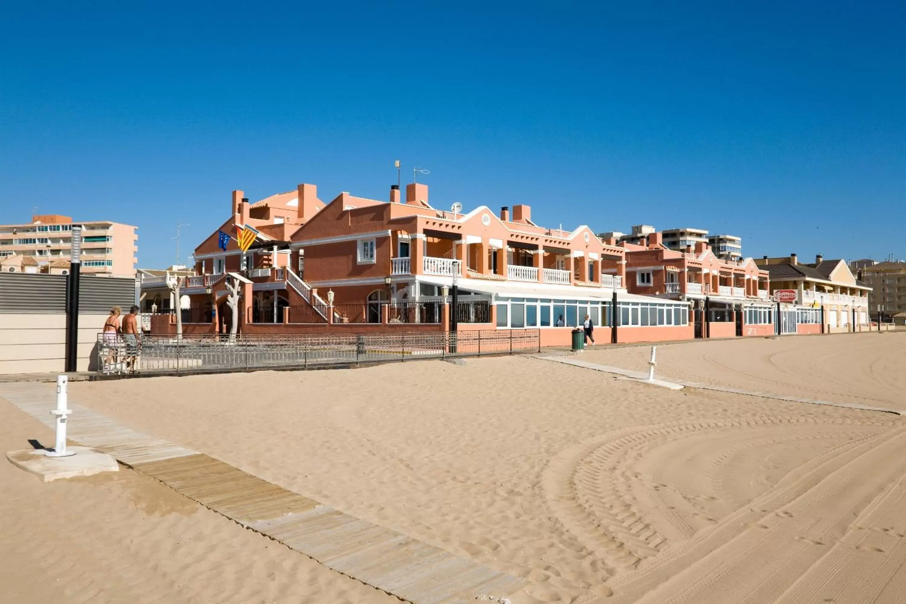 Lloyds Beach Club Lloyds Beach Club