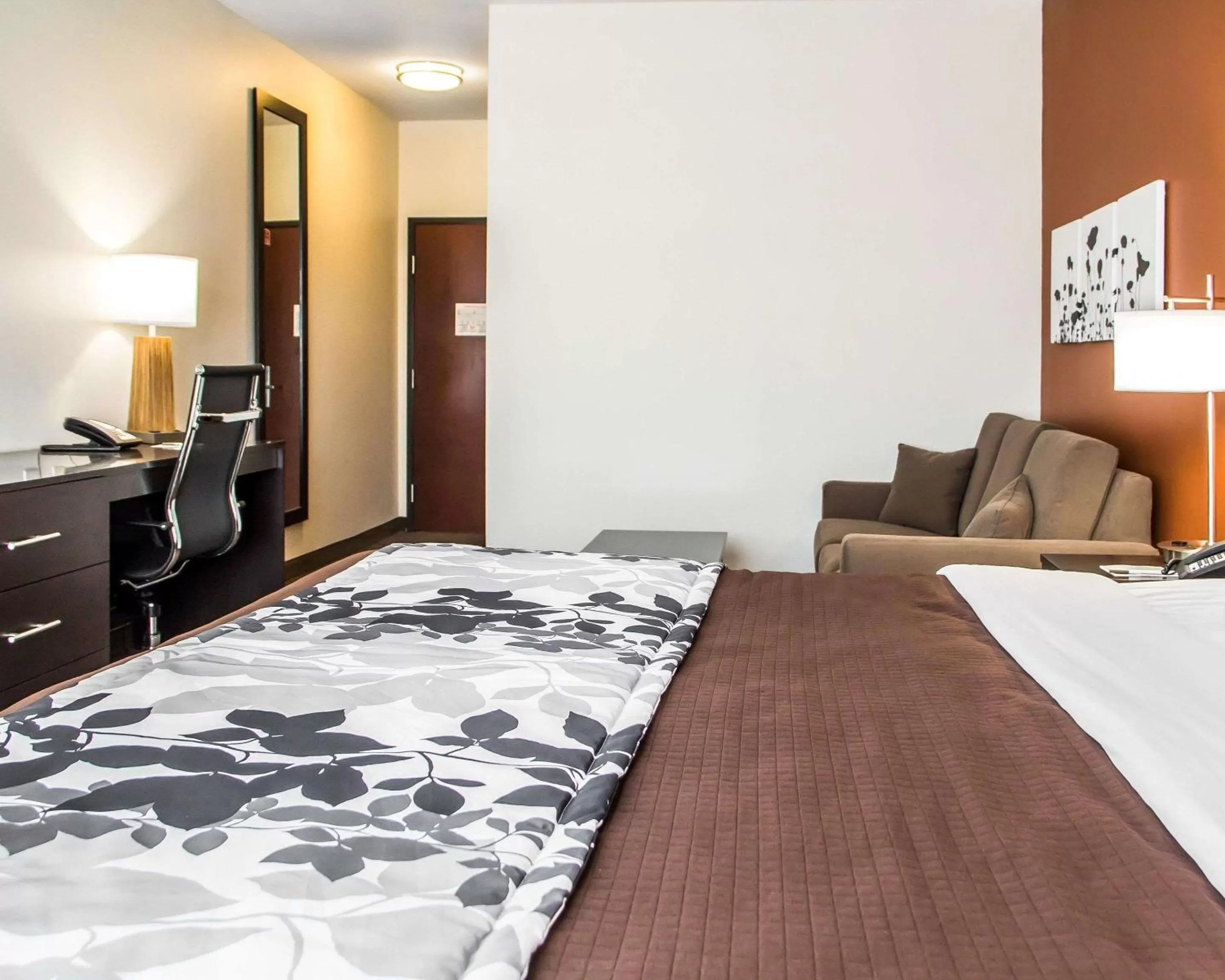 King Suite - Non-Smoking in Sleep Inn & Suites Blackwell I-35