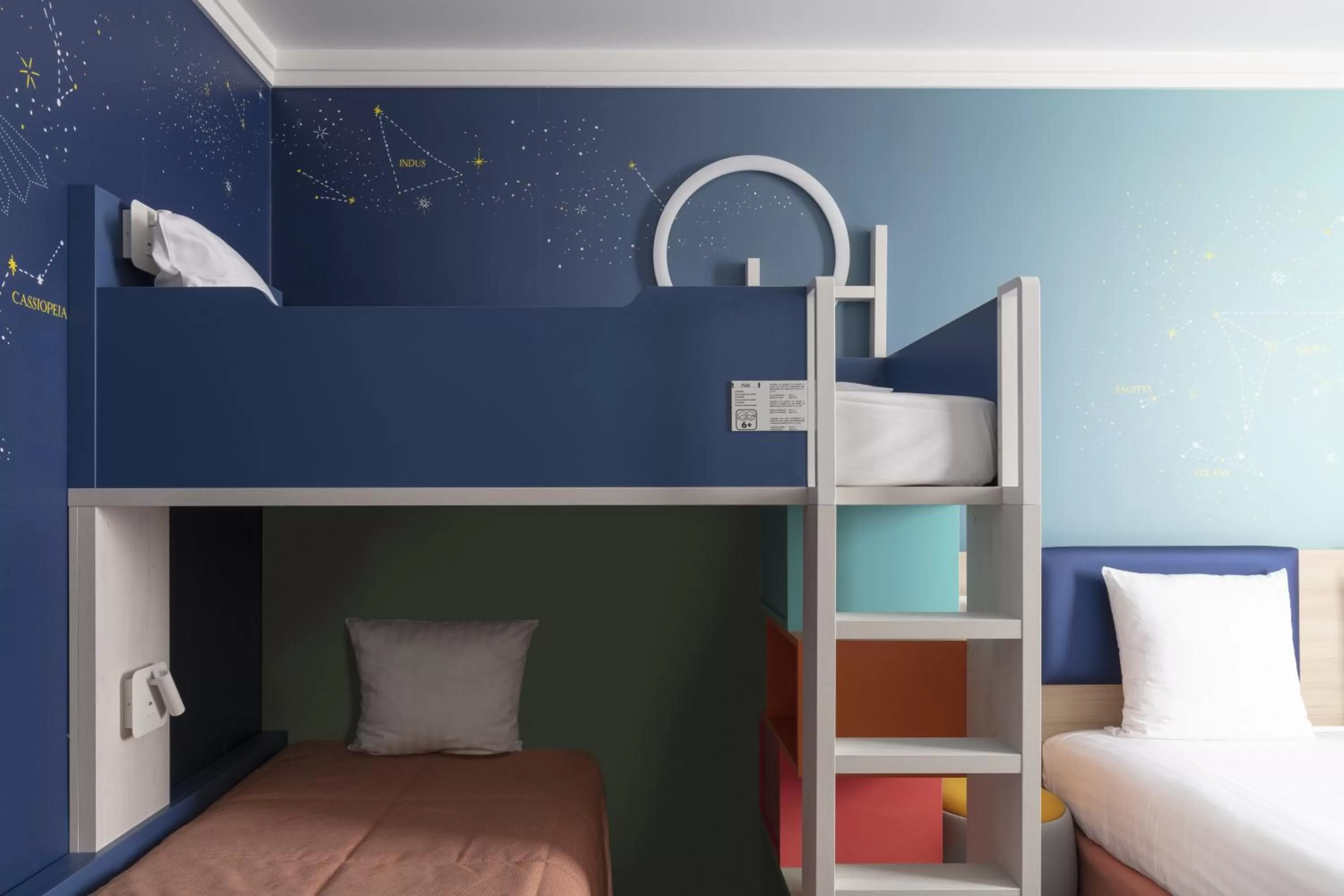 Family Room with Swimming Pool Access in Grand Magic Hotel Marne La Vallée