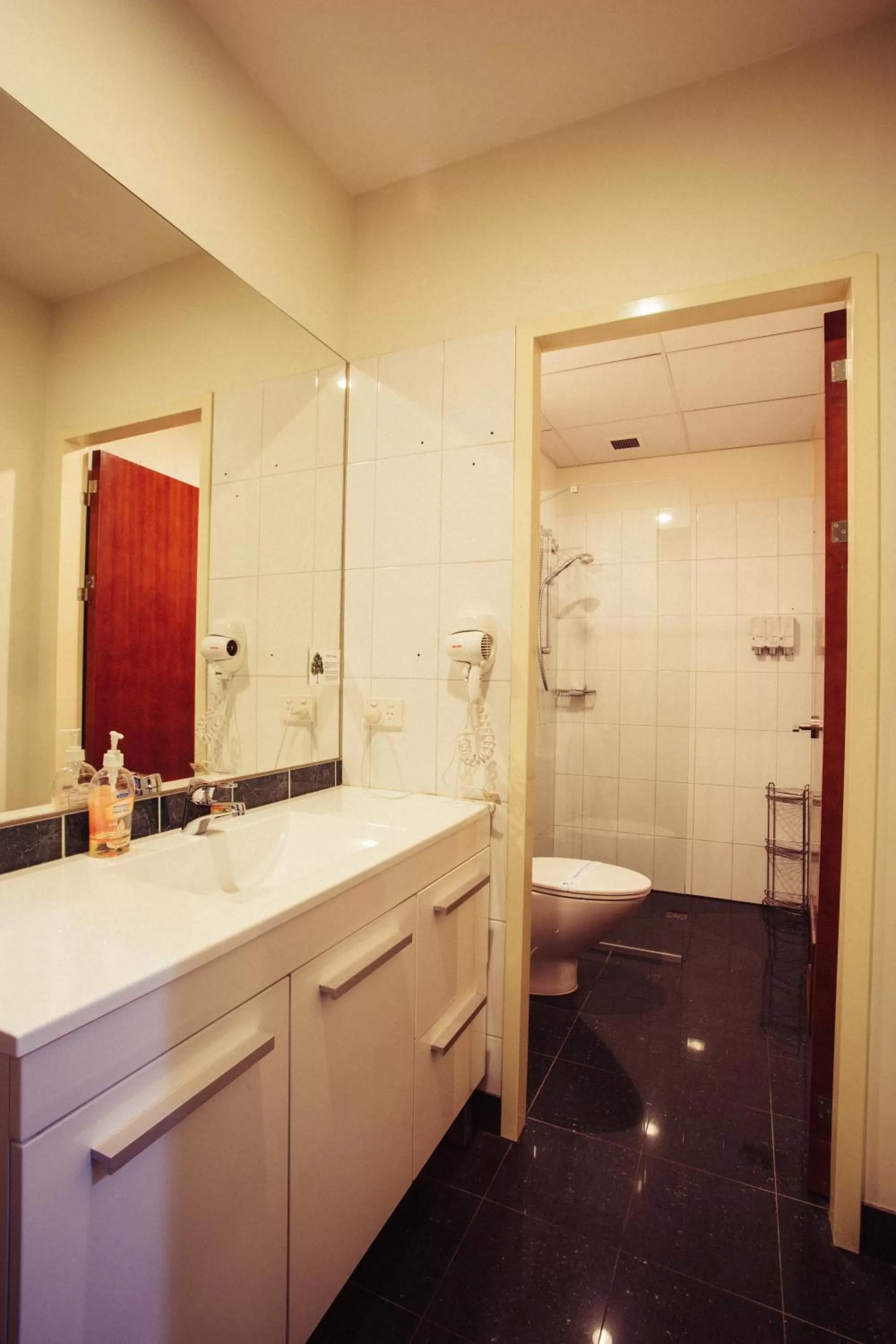 Two-Bedroom Apartment in YTI Garden Hotel