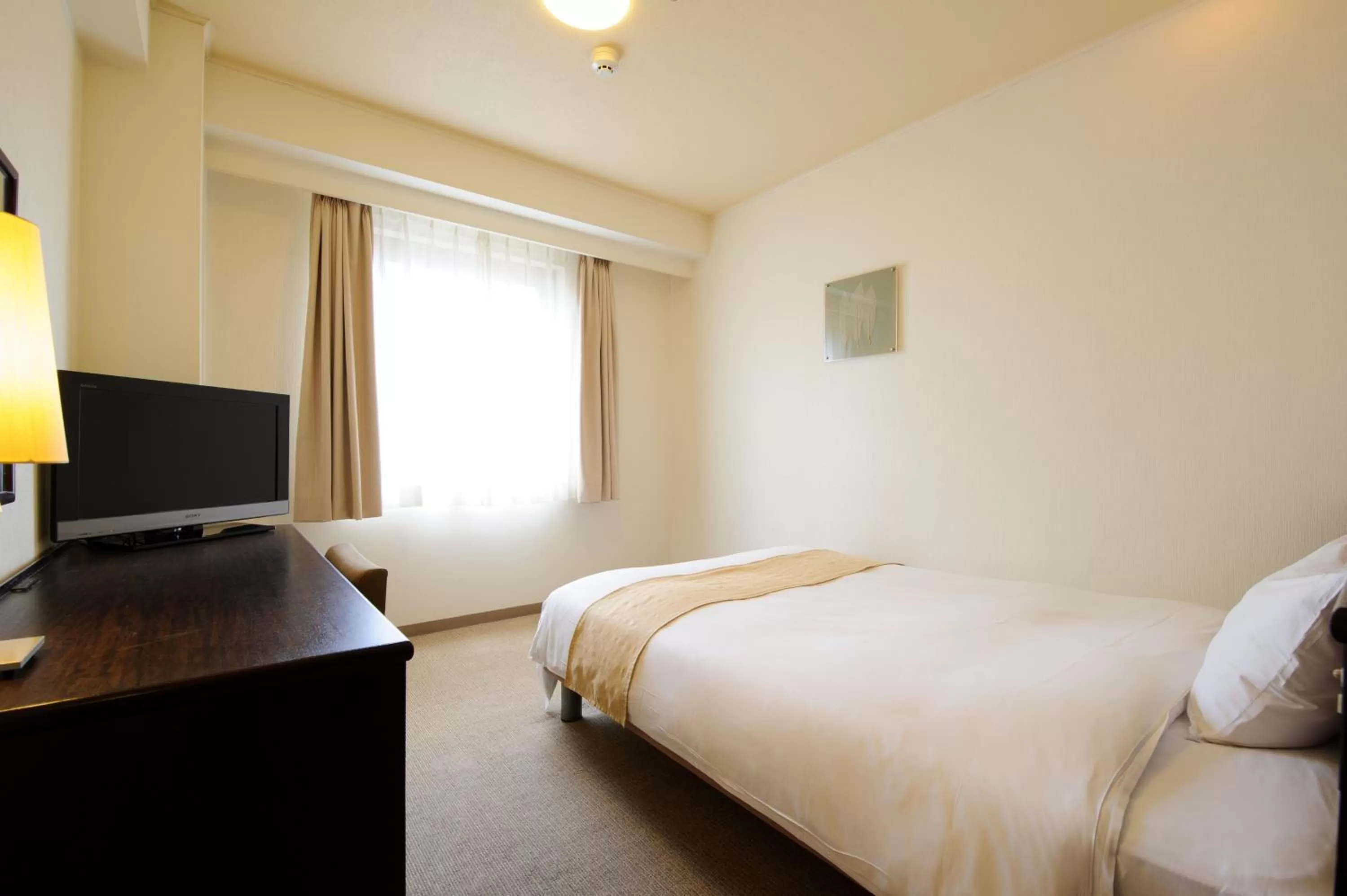 Double Room with Small Double Bed - single occupancy - Smoking in Chisun Hotel Utsunomiya