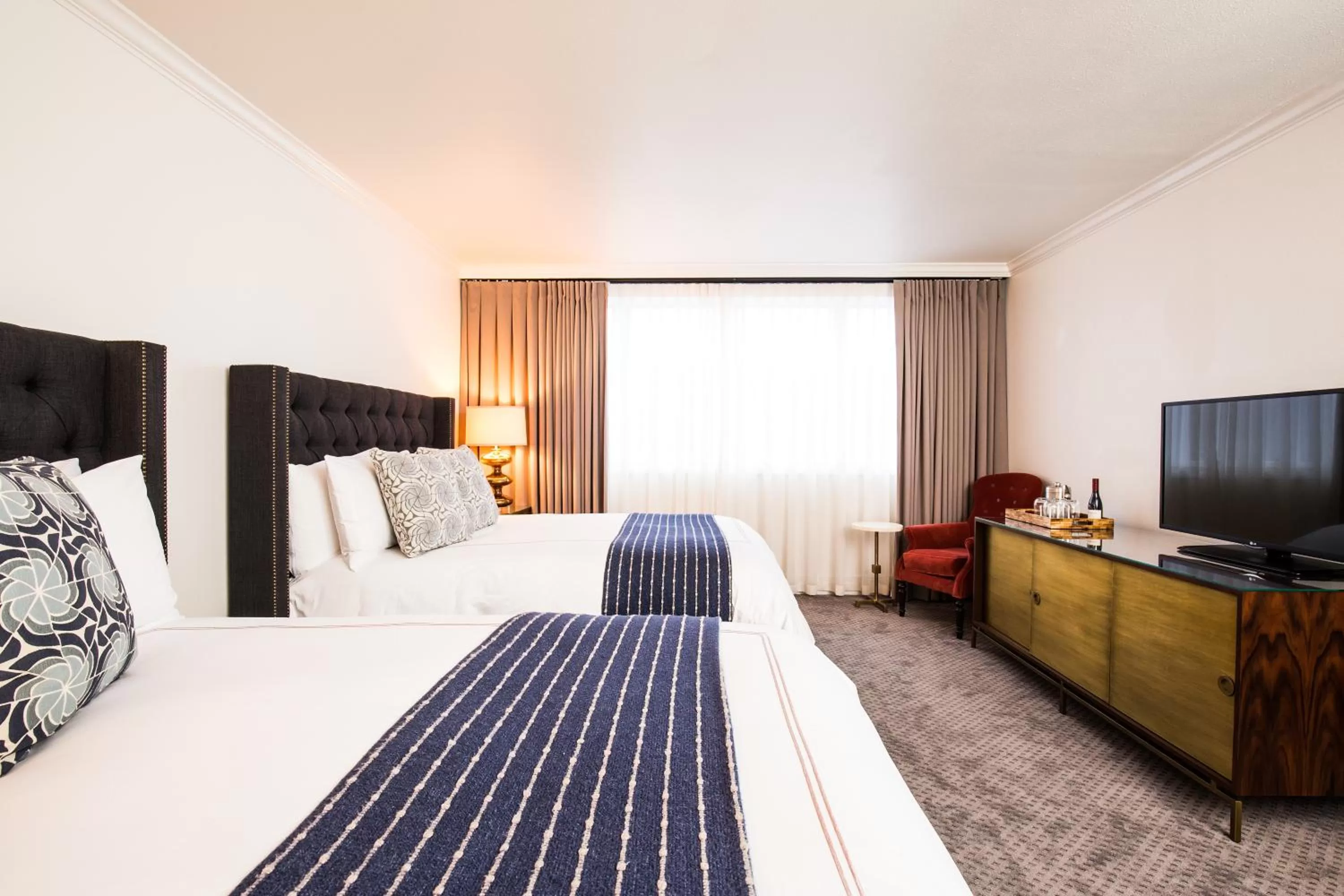 Premiere Double Queen in Hotel Ella