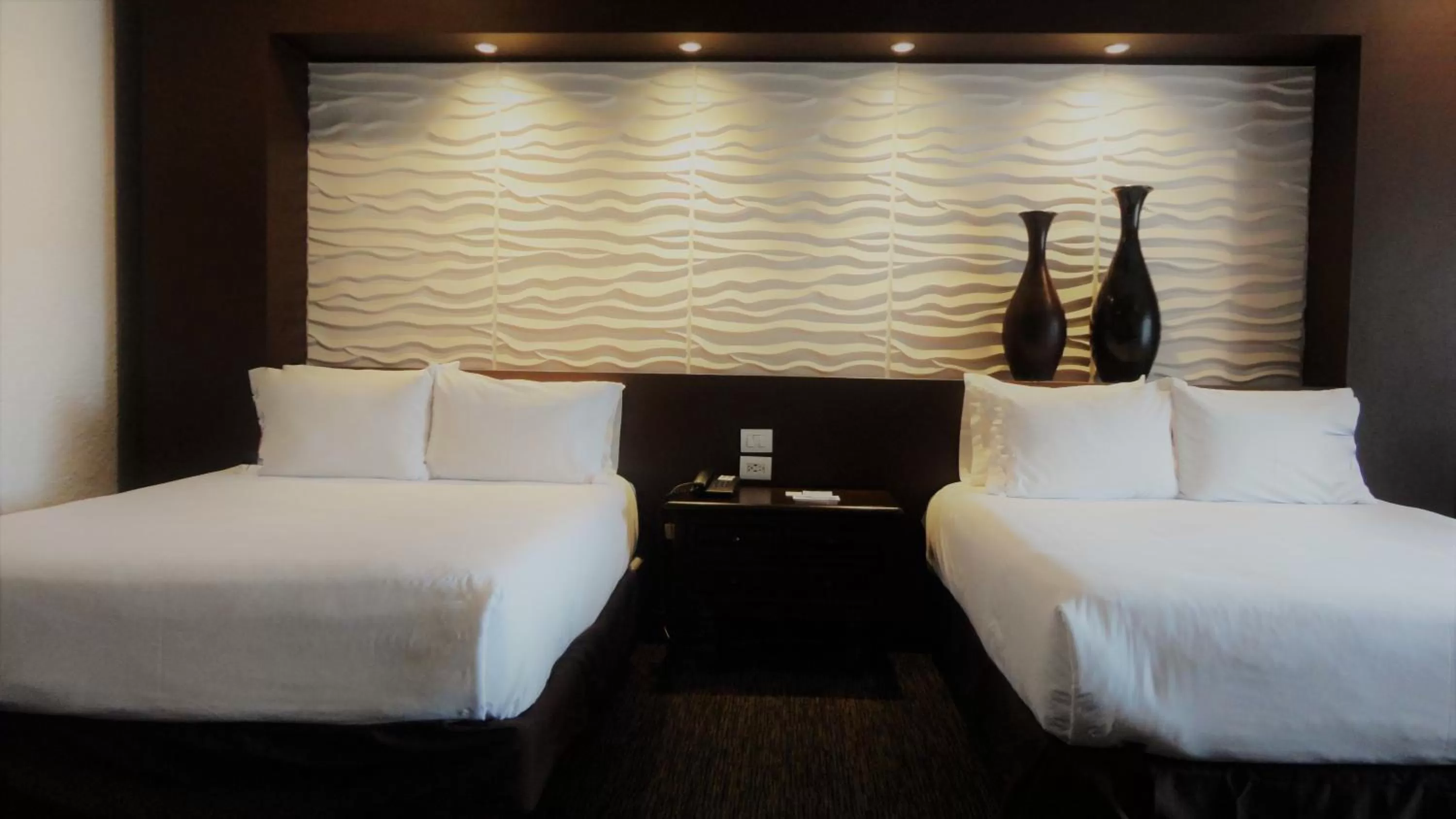 Premium Queen Room with Two Queen Beds - Non-Smoking in Radisson Hotel Tapatio Guadalajara Aeropuerto