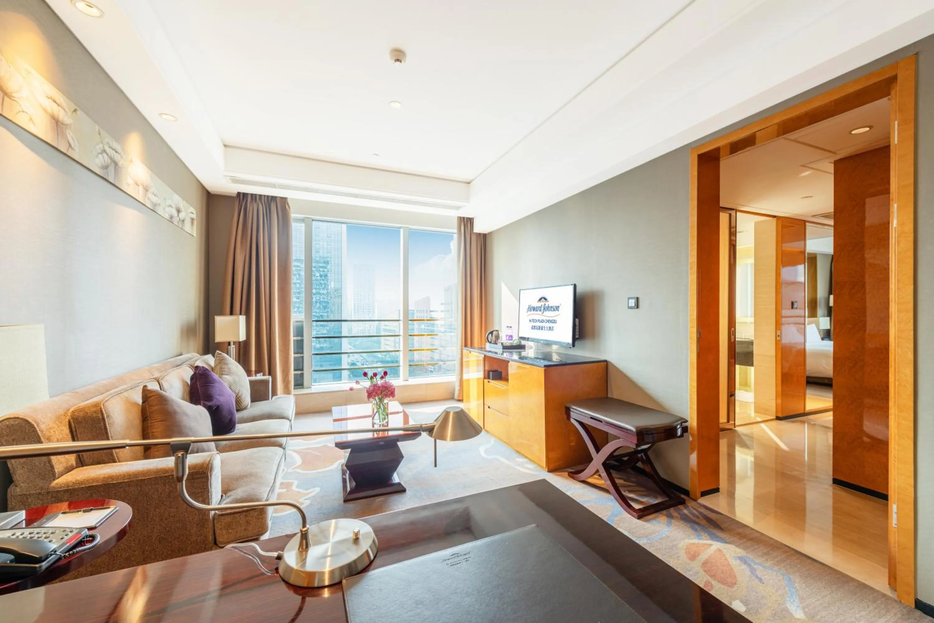 Deluxe Suite Non-Smoking in Howard Johnson Hi - Tech Plaza Chengdu