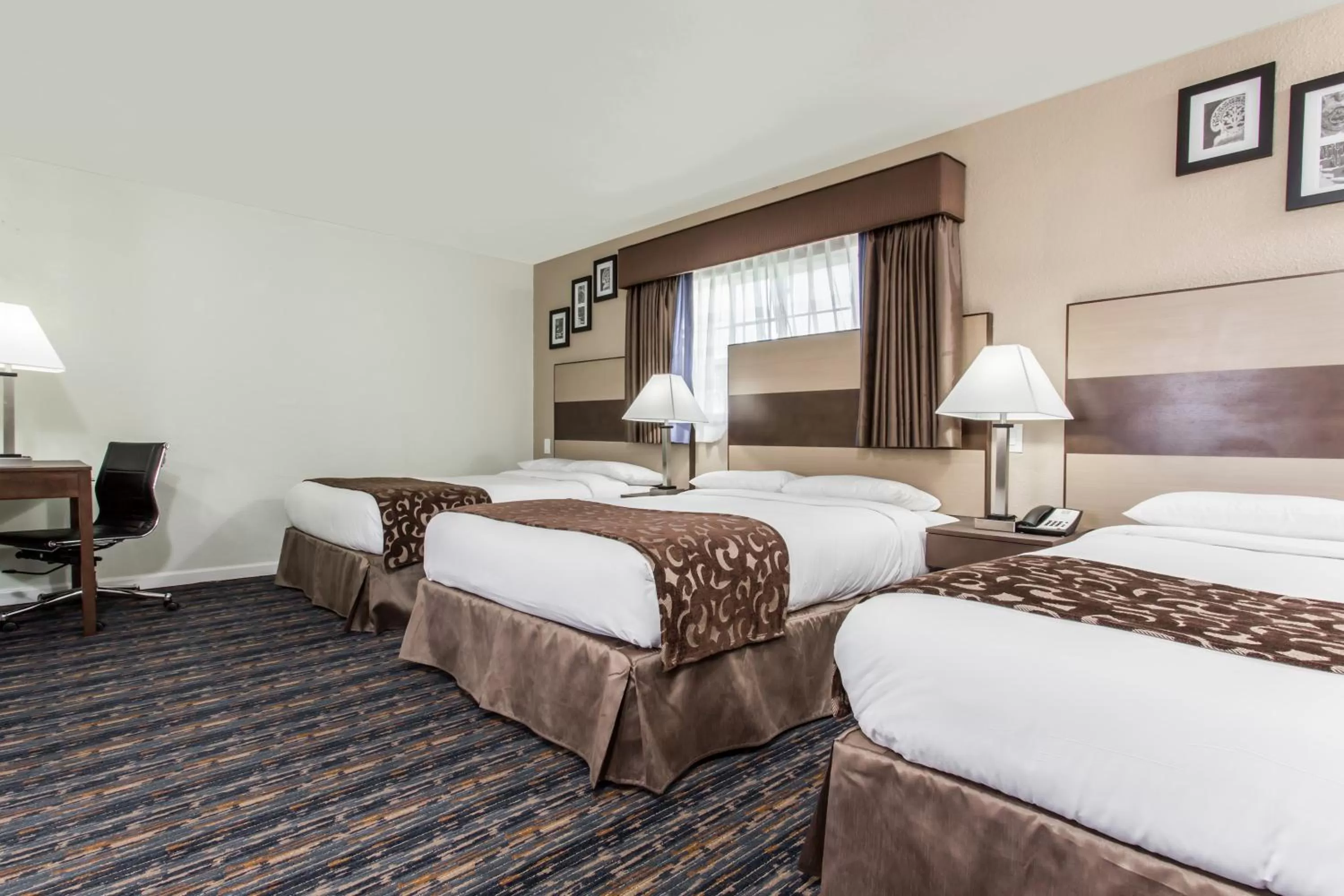 Double Room with Three Double Beds - Non-Smoking in Howard Johnson By Wyndham Berkeley