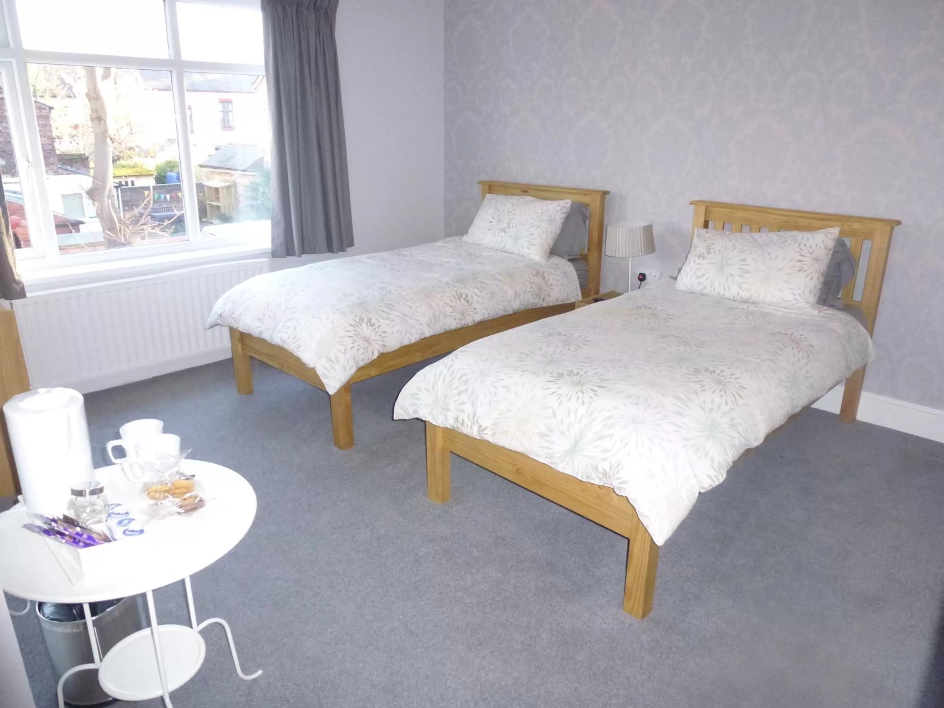 Standard Twin Room in Orrell Park Hotel