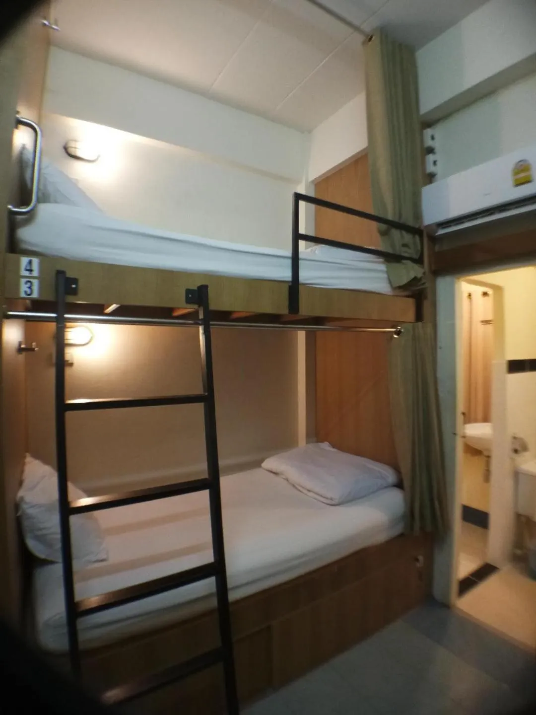 Quadruple Room with Private Bathroom in Manee Cool Mueang