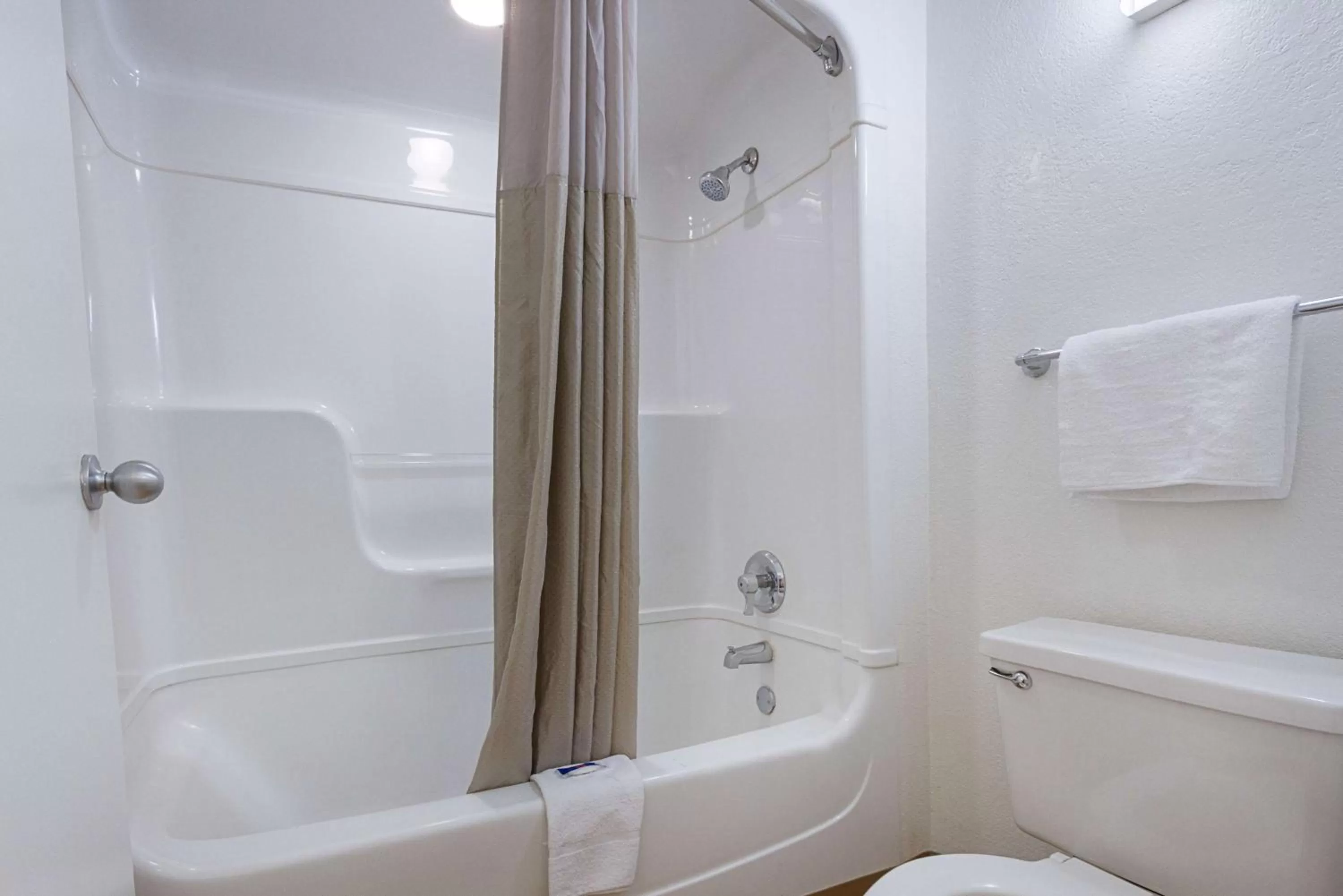 Deluxe Double Room in Motel 6-Mesa, AZ - South