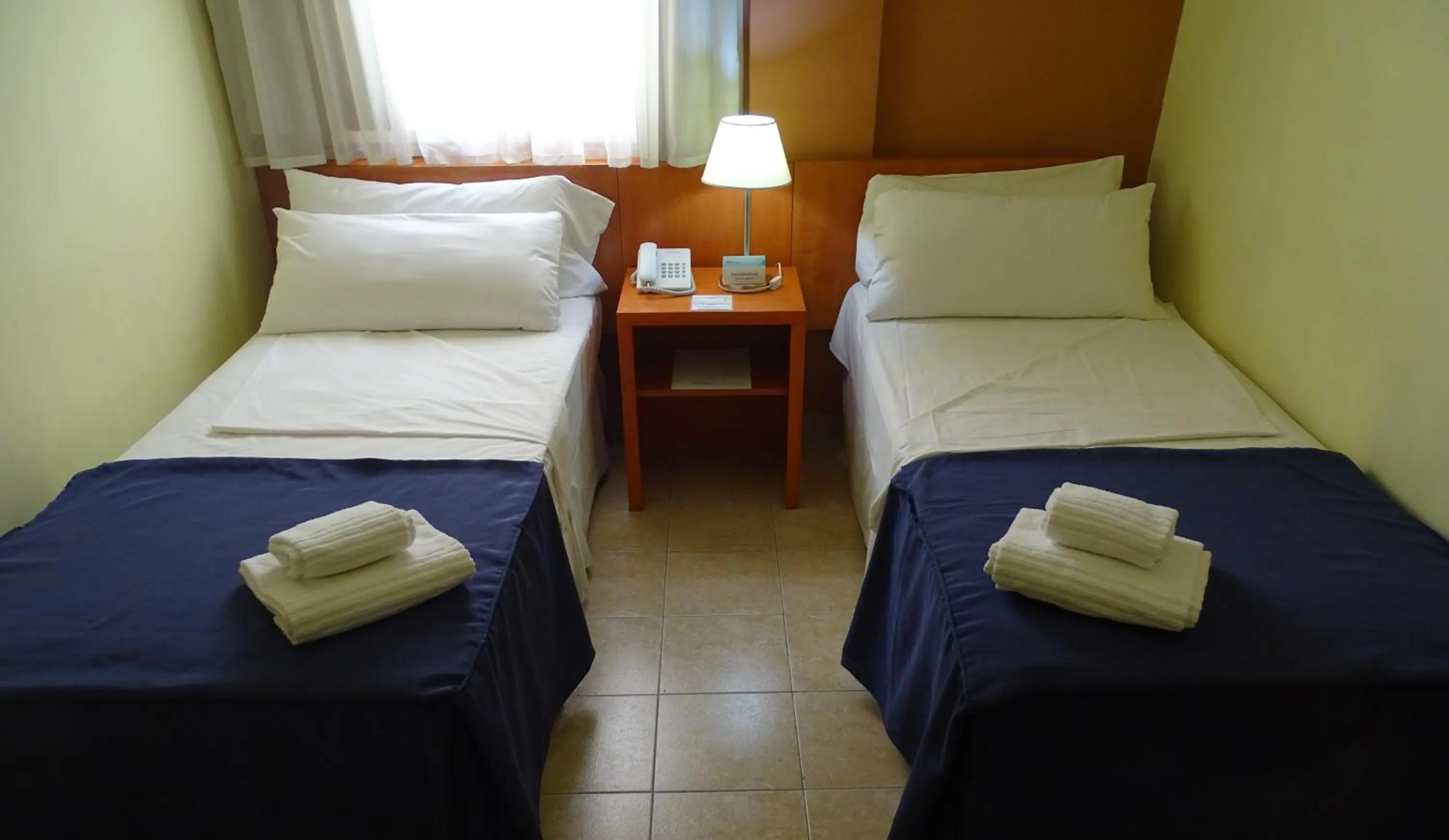 Twin Room - single occupancy in Hotel UTHGRA de las Luces