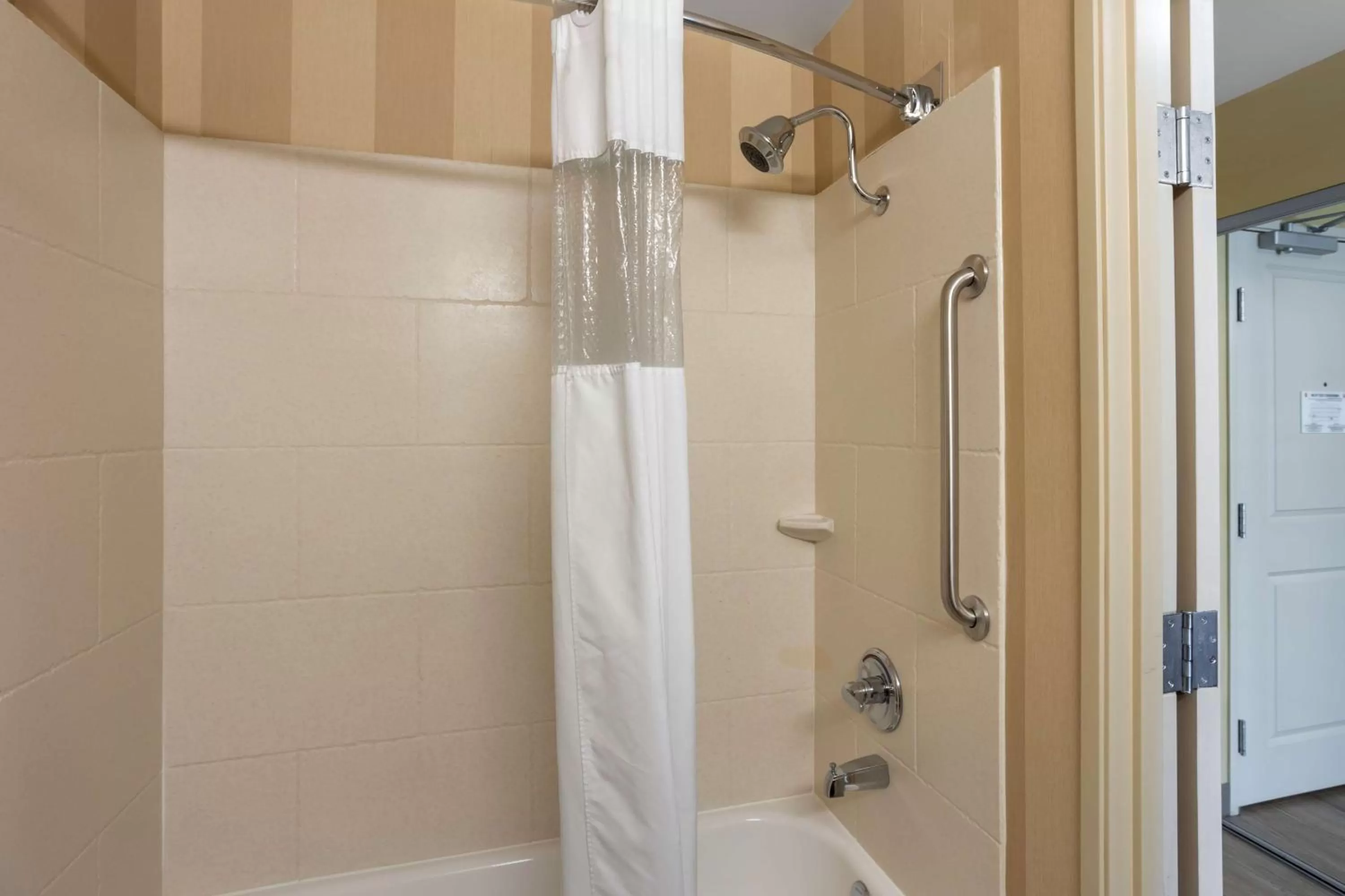 King Room with Roll-in Shower - Disability Access - Non-smoking in Best Western PLUS University Park Inn & Suites