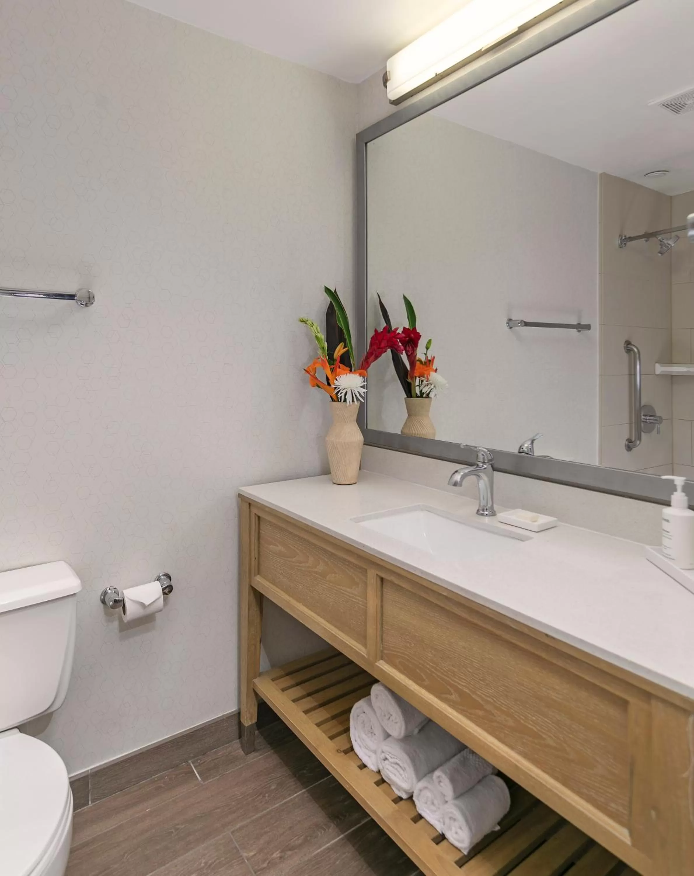 Double Queen Room Non View in The Wayfarer San Diego