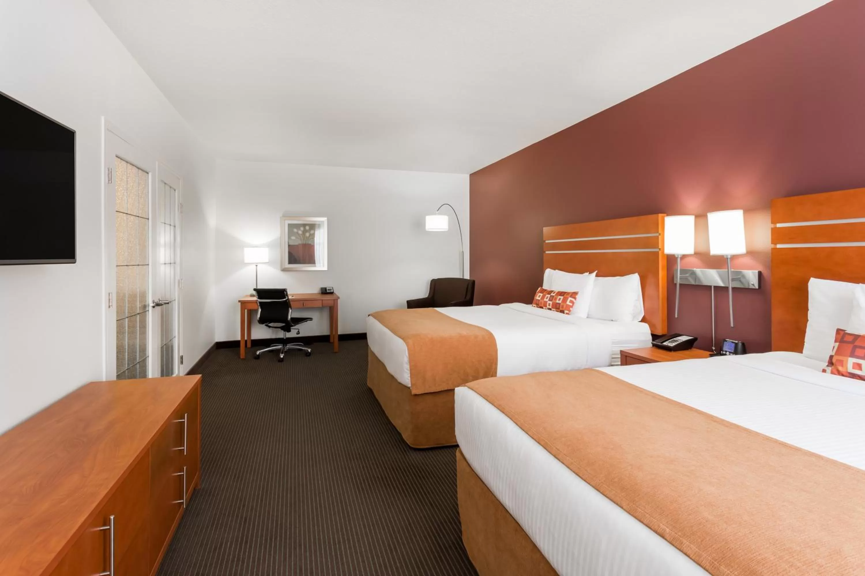 Family Suite, Two Queen Beds, Non Smoking in Wingate by Wyndham Calgary South