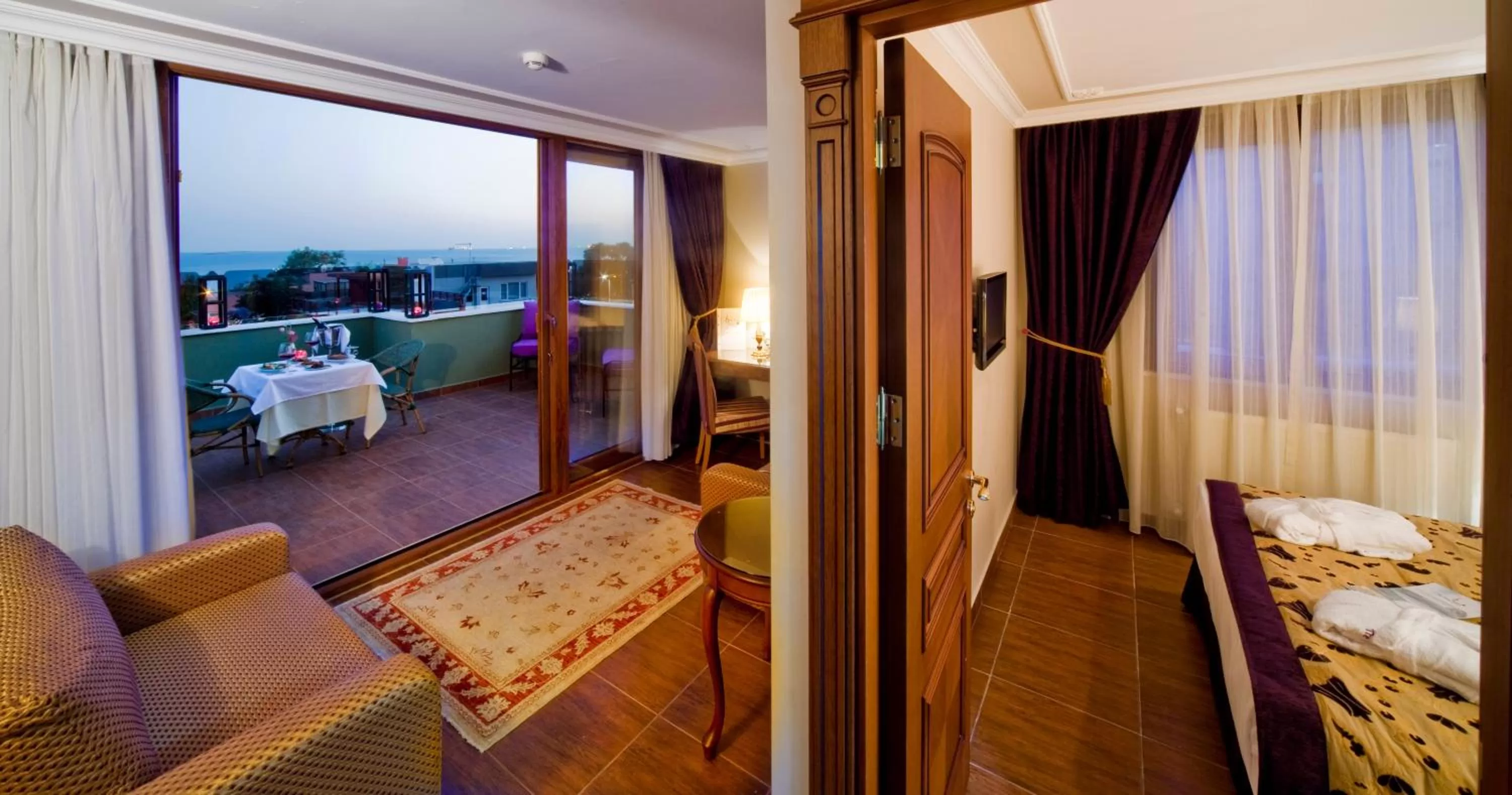 Executive Suite in GLK PREMIER The Home Suites & Spa