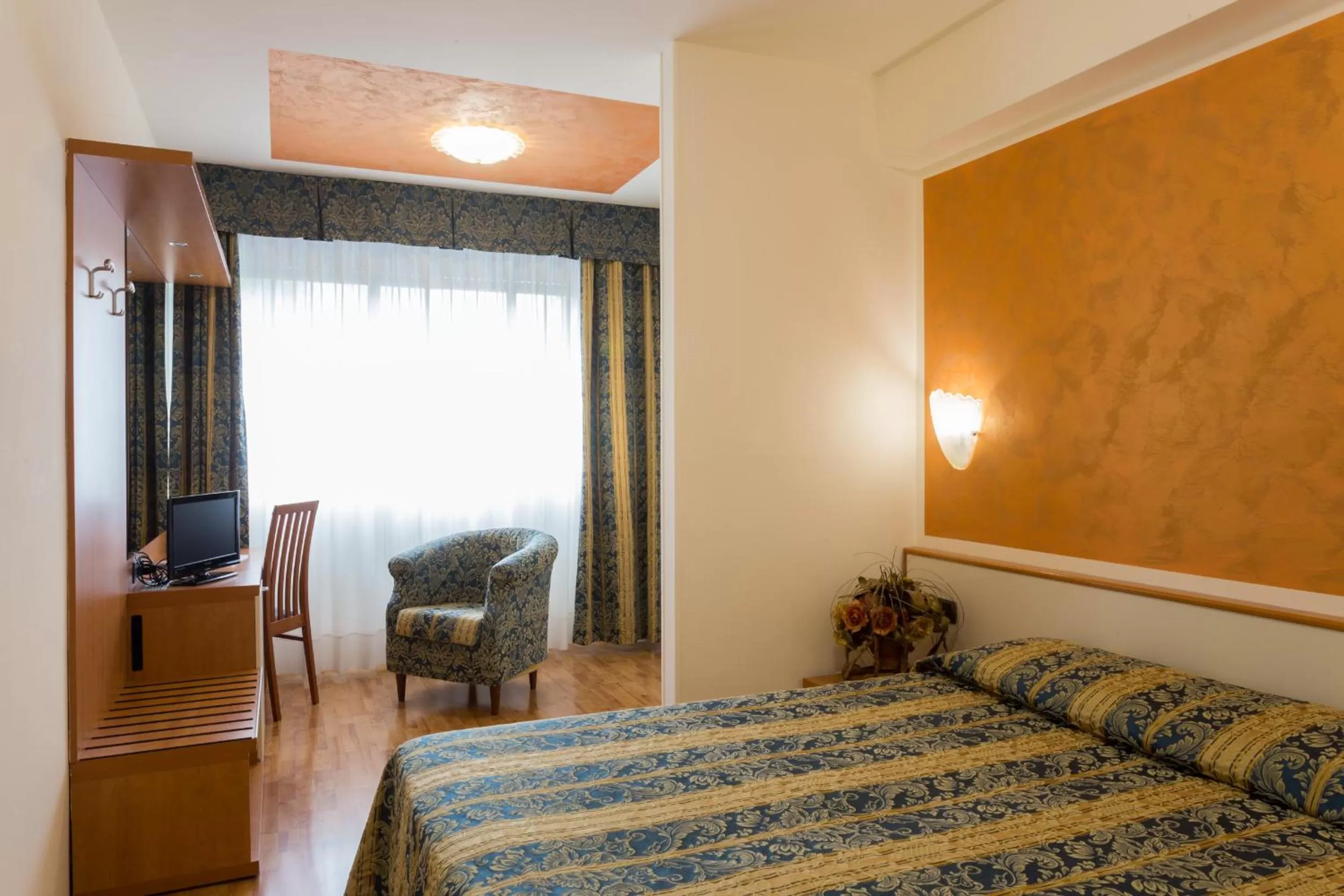 Economy Double Room in Hotel Airmotel