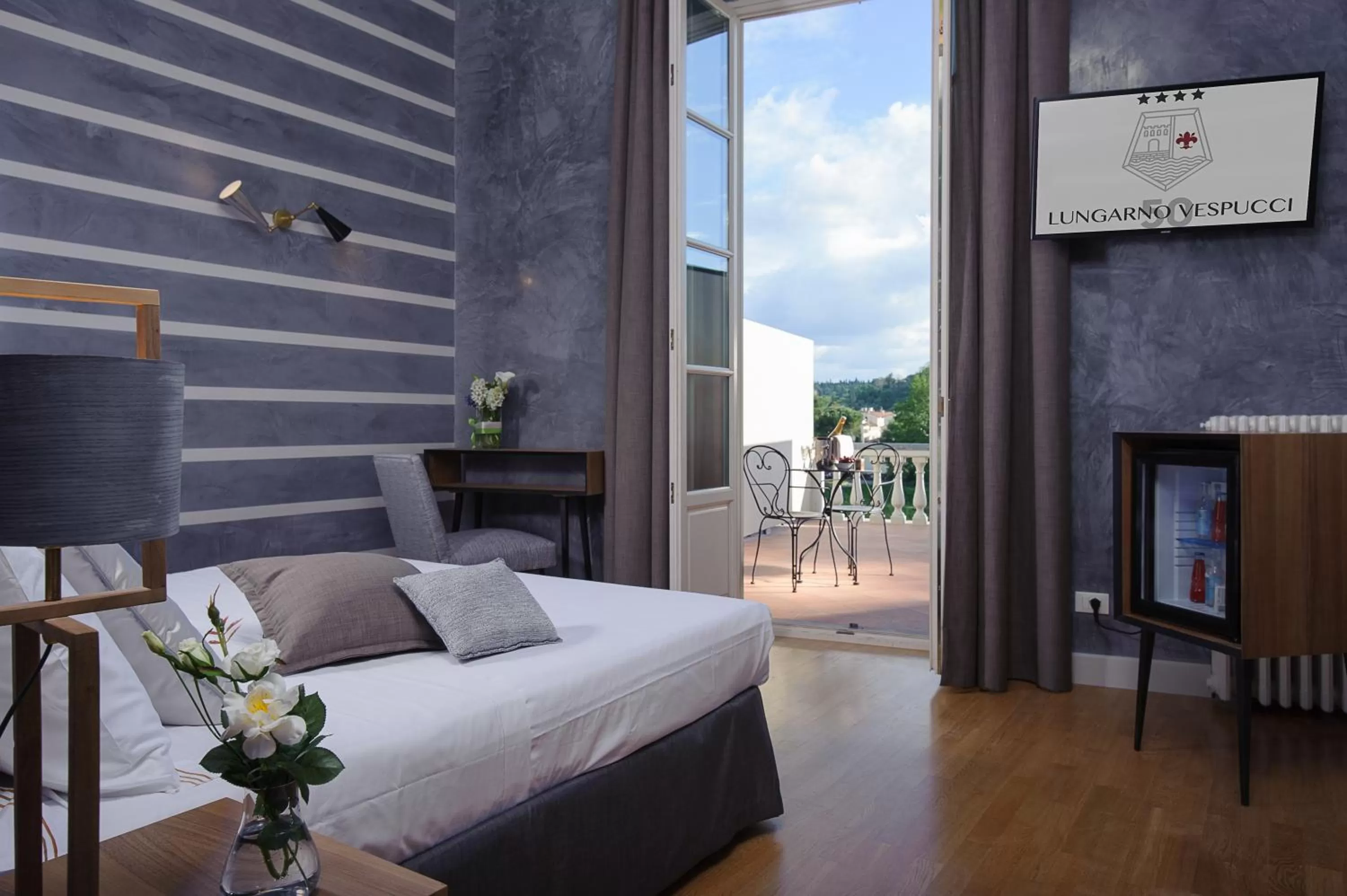 Deluxe Double Room with Terrace in Hotel Lungarno Vespucci 50