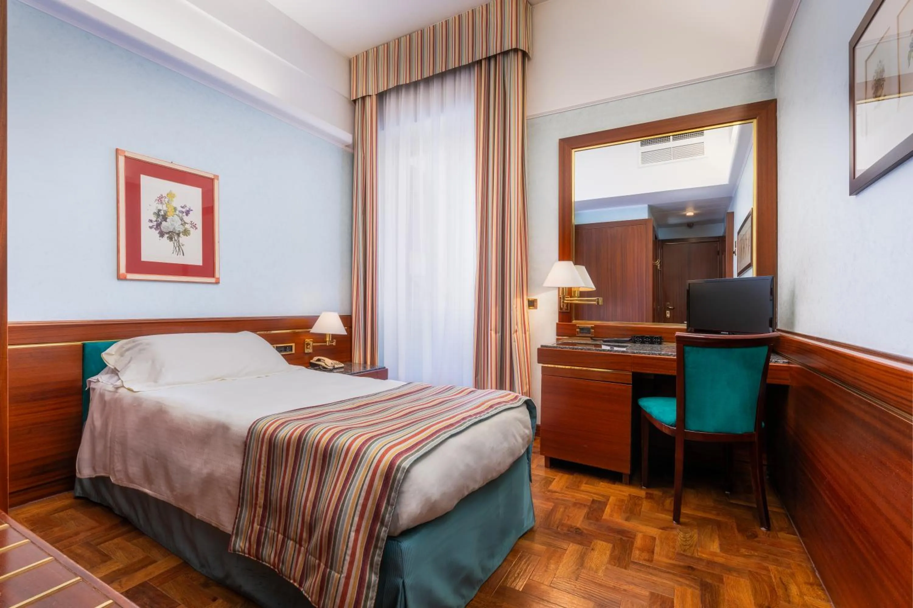 Single Room in Hotel Crivi's