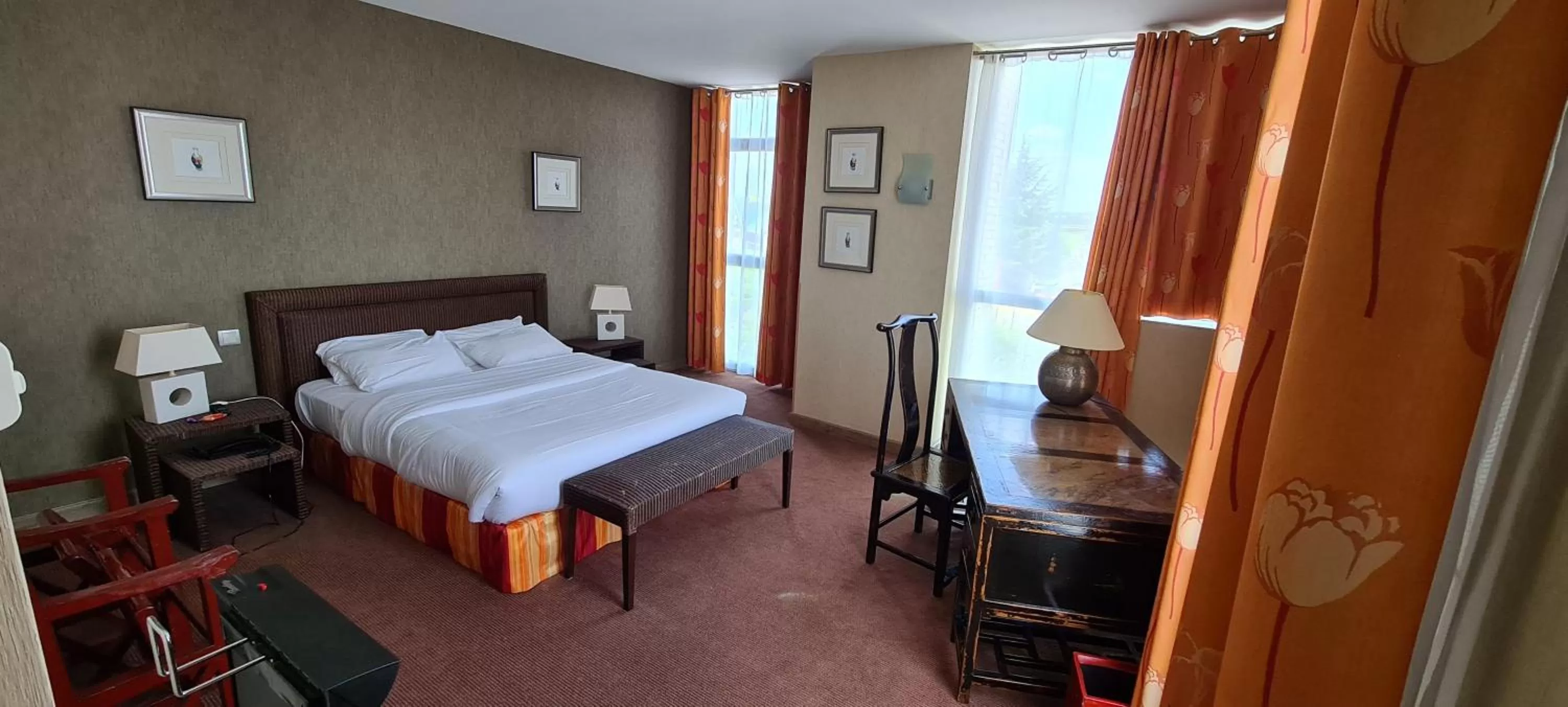Suite in Hostellerie Saint Vincent Beauvais Aeroport