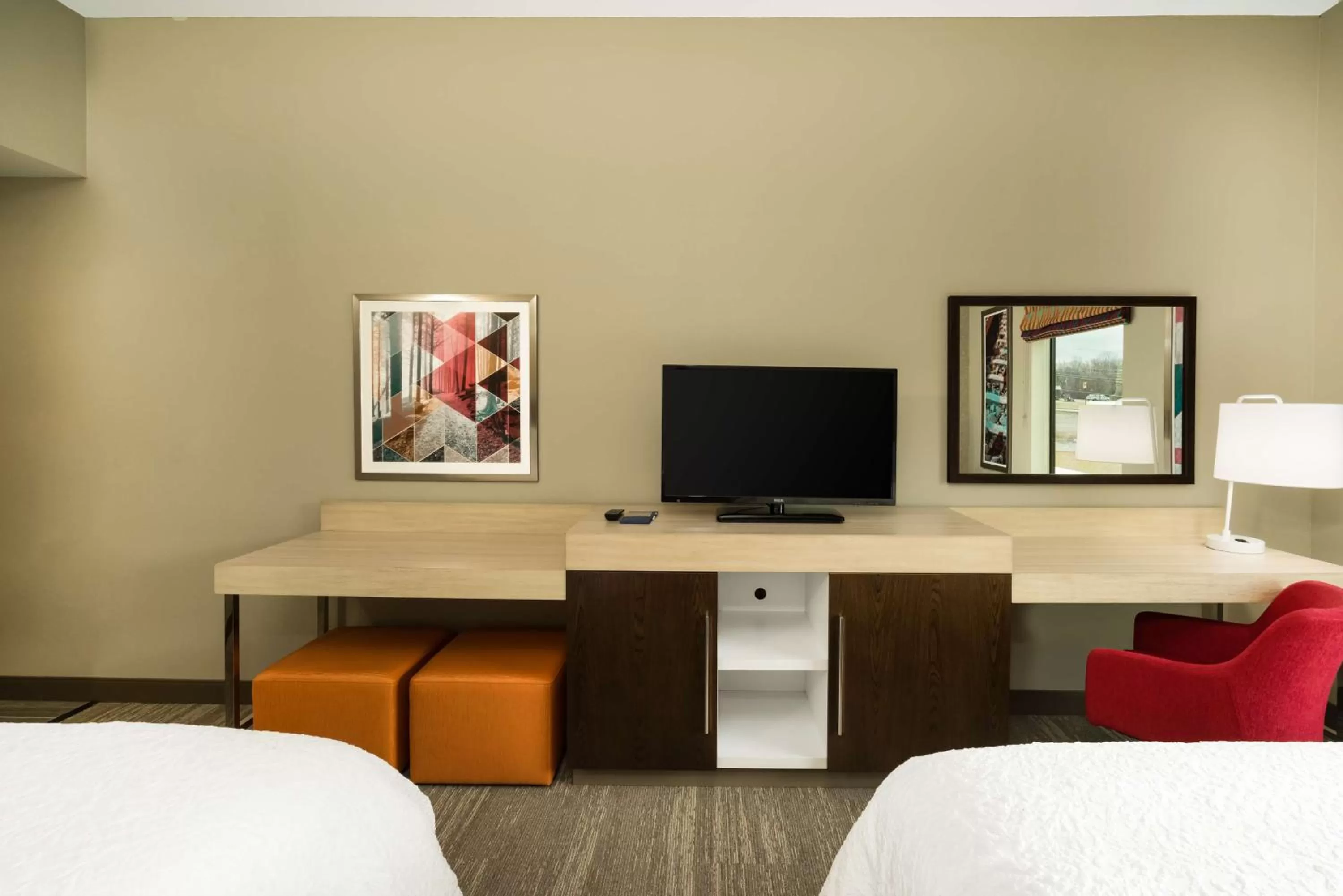 Queen Room with Two Queen Beds - Non-Smoking in Hampton Inn Newport