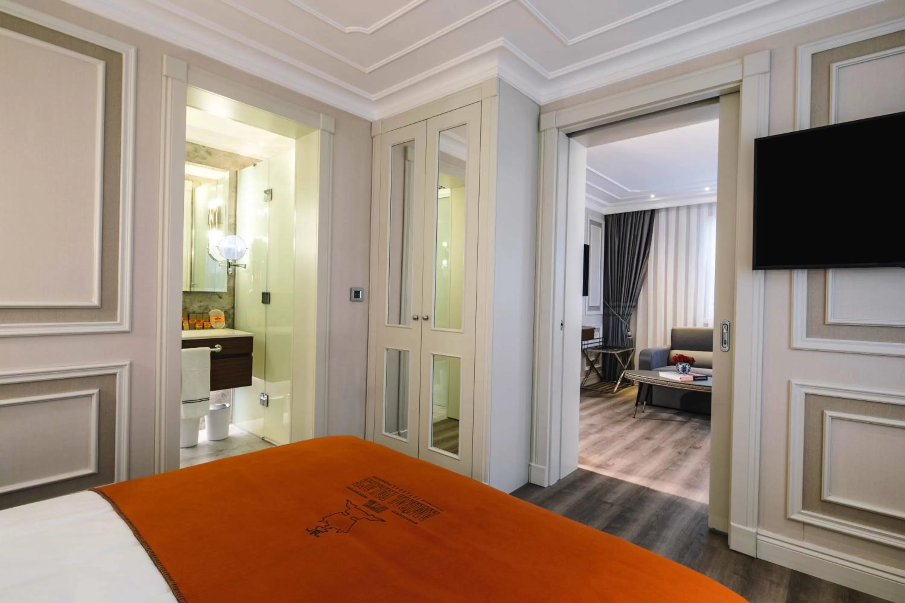 Deluxe Suite in Amiral Palace Hotel Boutique Class