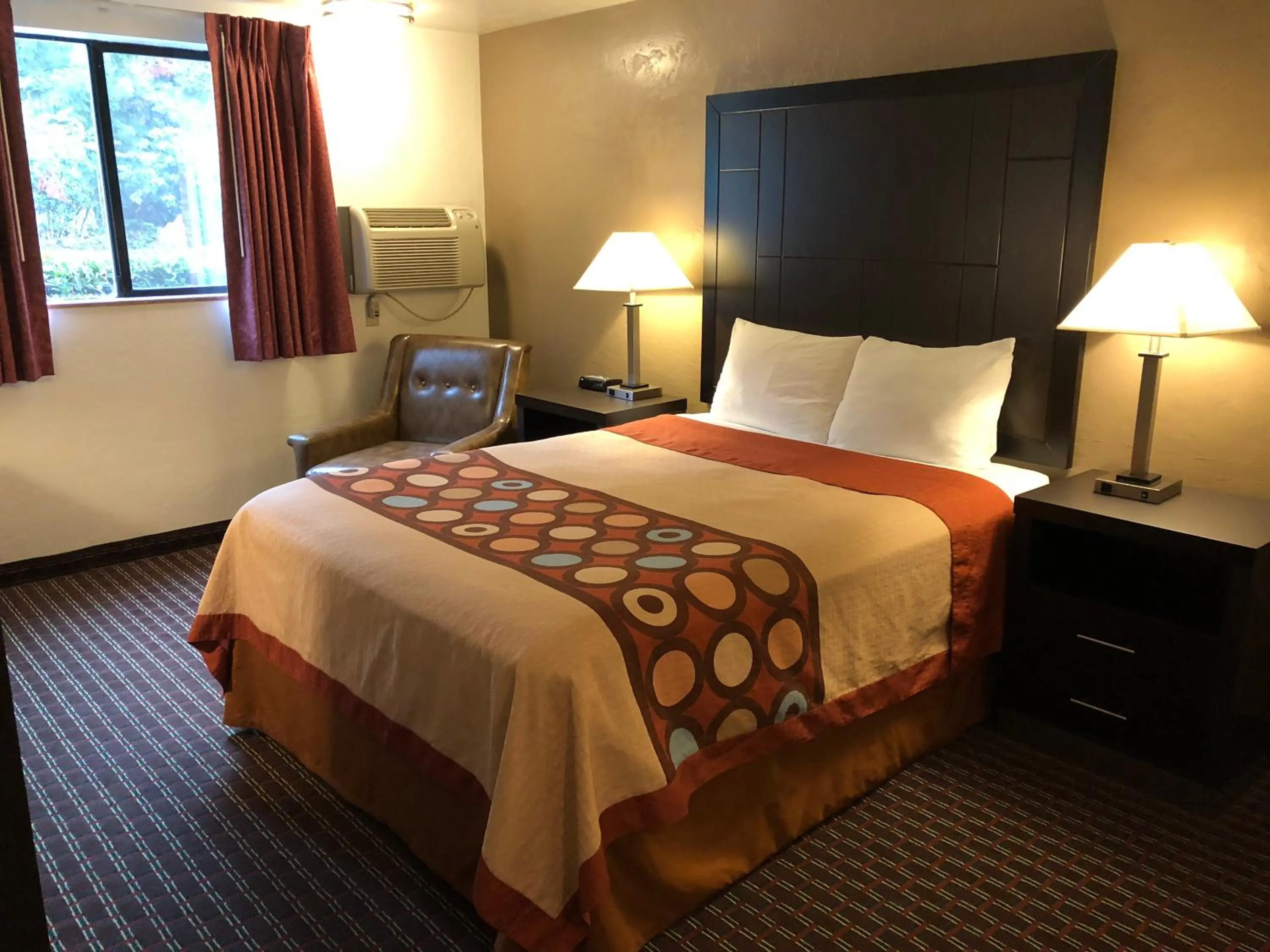 Queen Room - Mobility Access/Non-Smoking in Super 8 by Wyndham Lacey Olympia Area