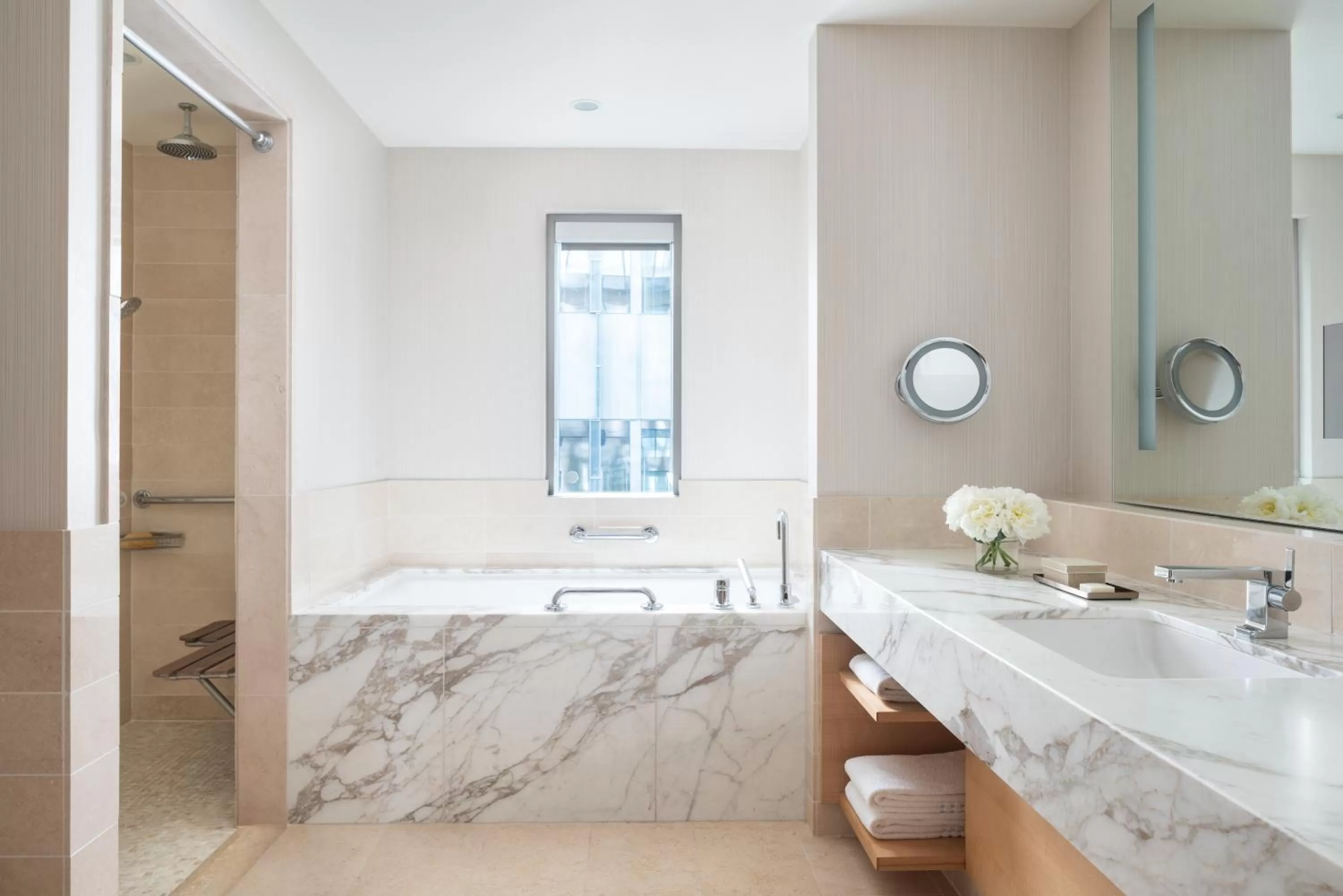 Seattle-View Room Two Double Beds in Four Seasons Hotel Seattle