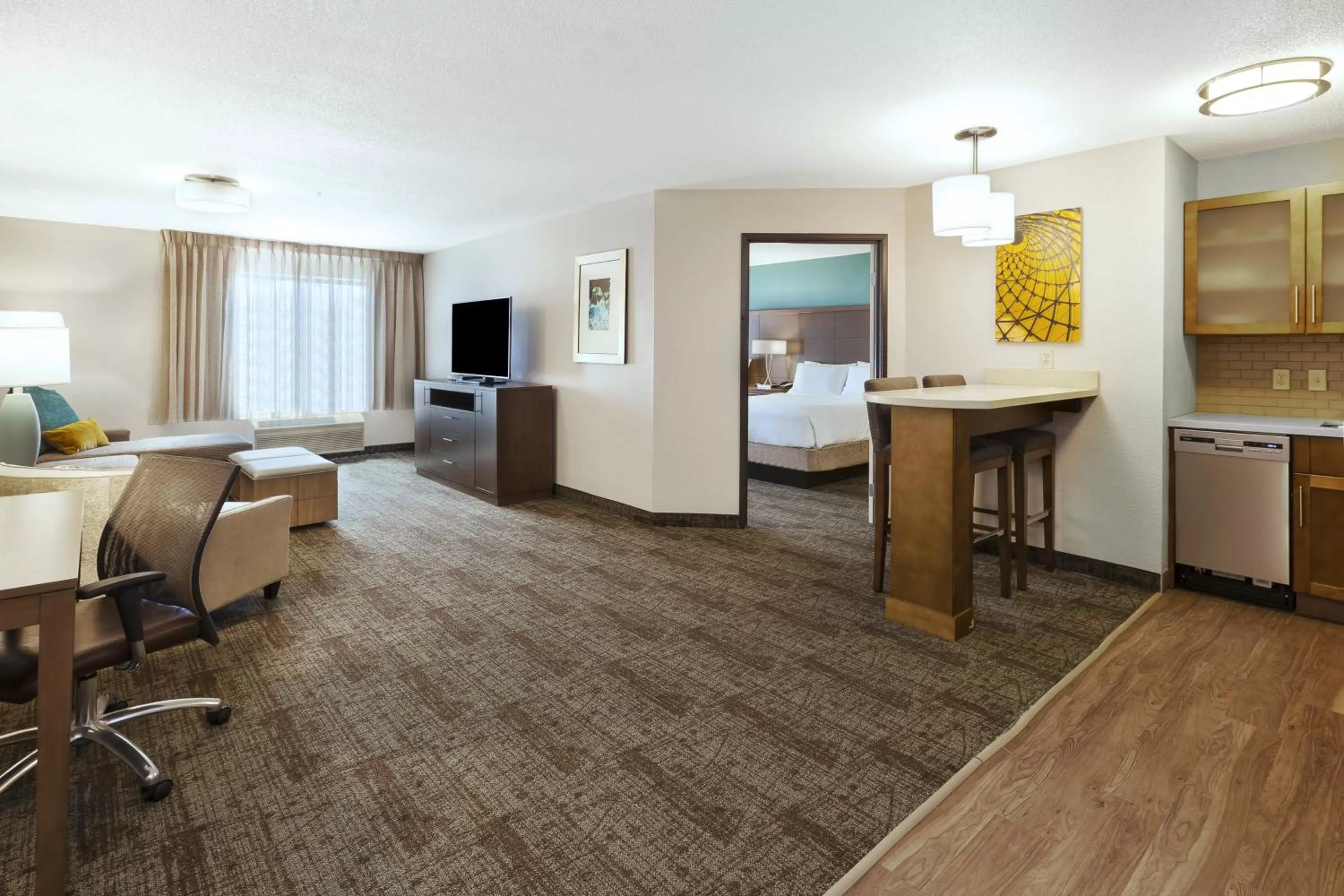 Deluxe One-Bedroom Queen Suite with Two Queen Beds in Staybridge Suites Columbia-Highway 63 & I-70 by IHG