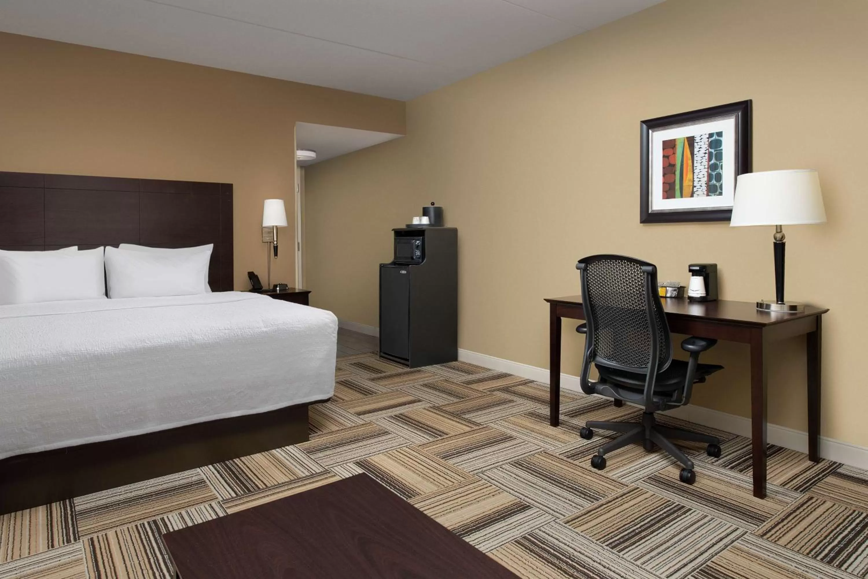 King Room with Sofa Bed and Study - Non-Smoking in Hampton Inn Knoxville-East