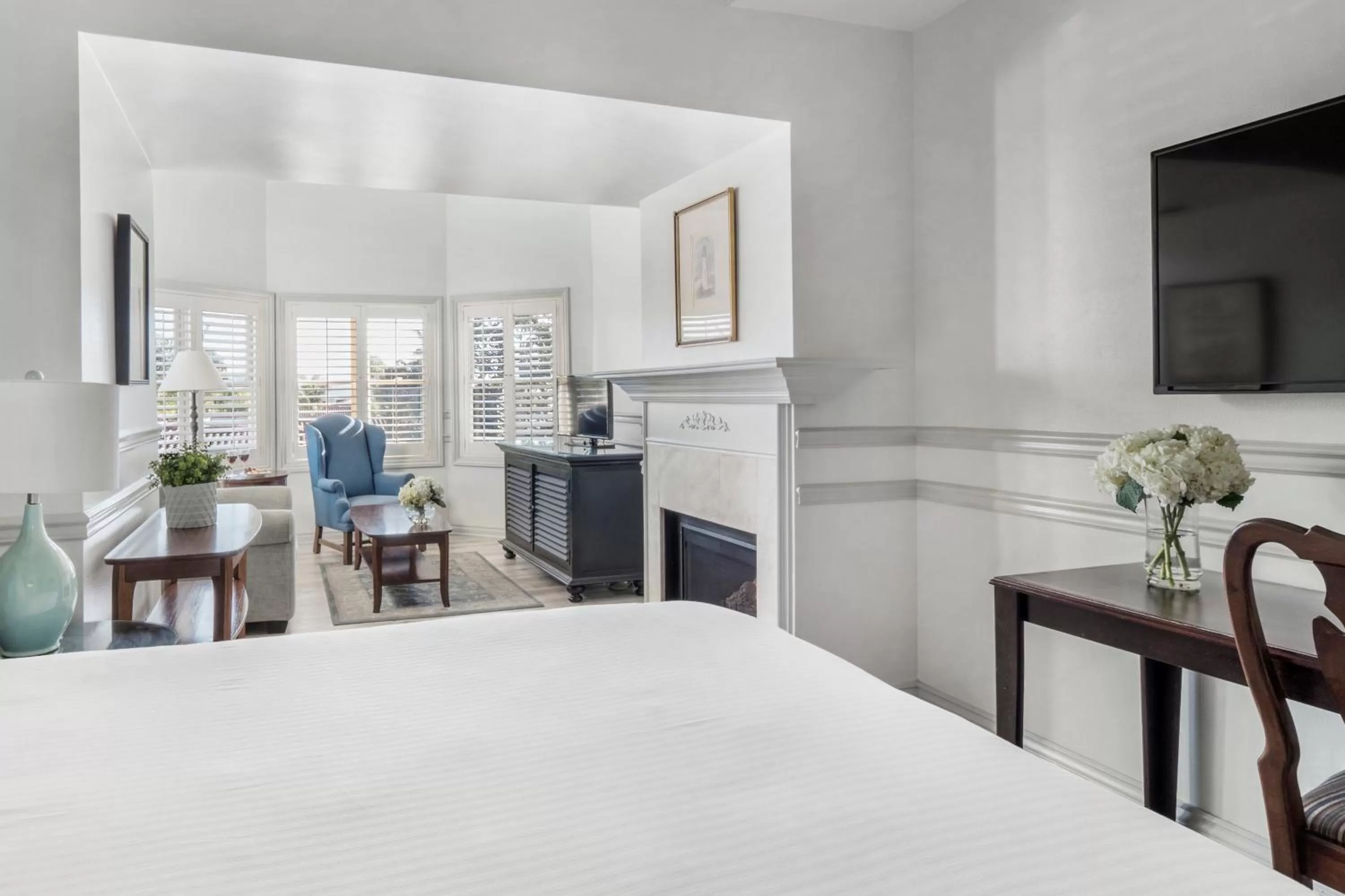 Harbor King - Partial View No Balcony in Blue Lantern Inn, A Four Sisters Inn