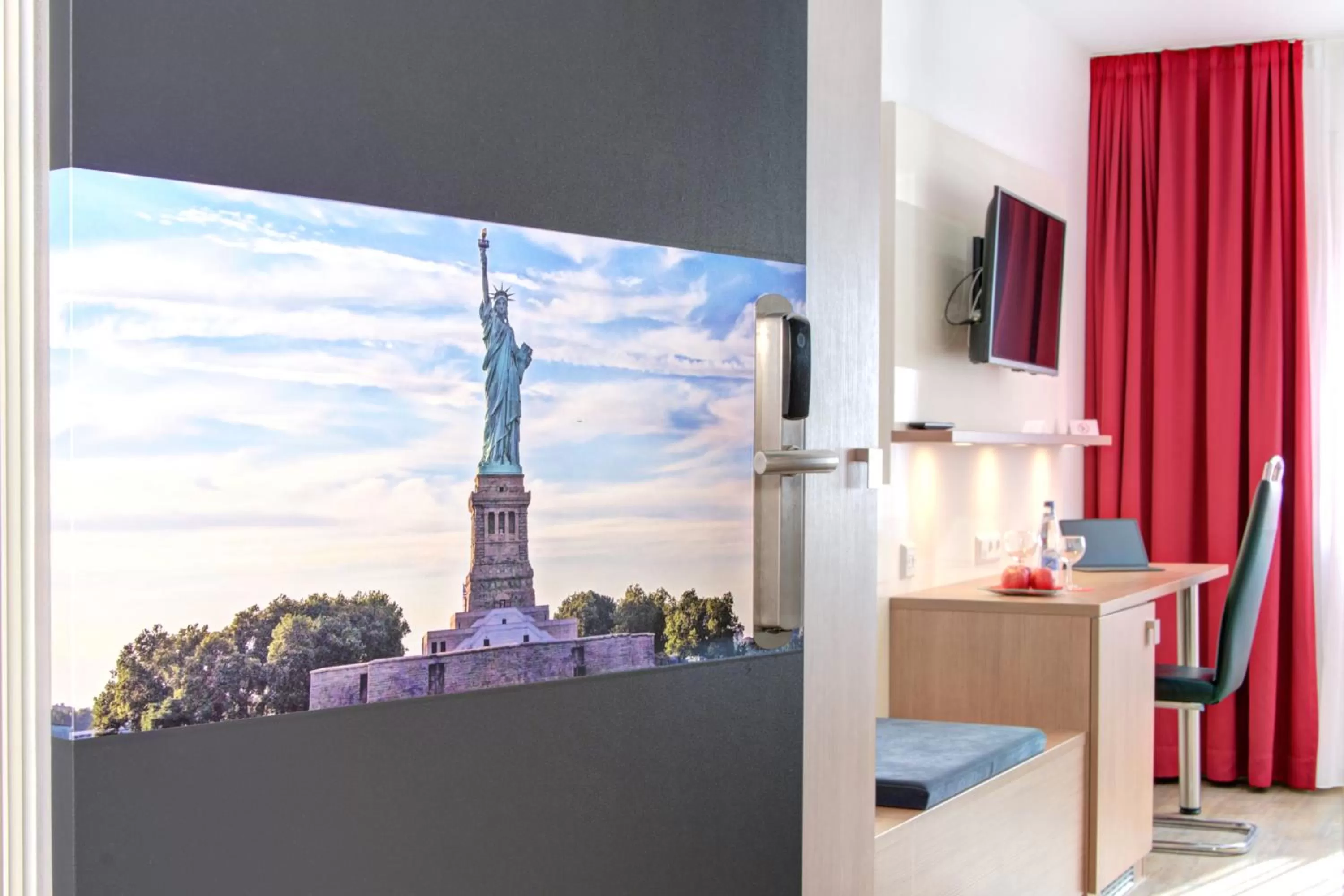 Double Room in Ambassador TheContinents