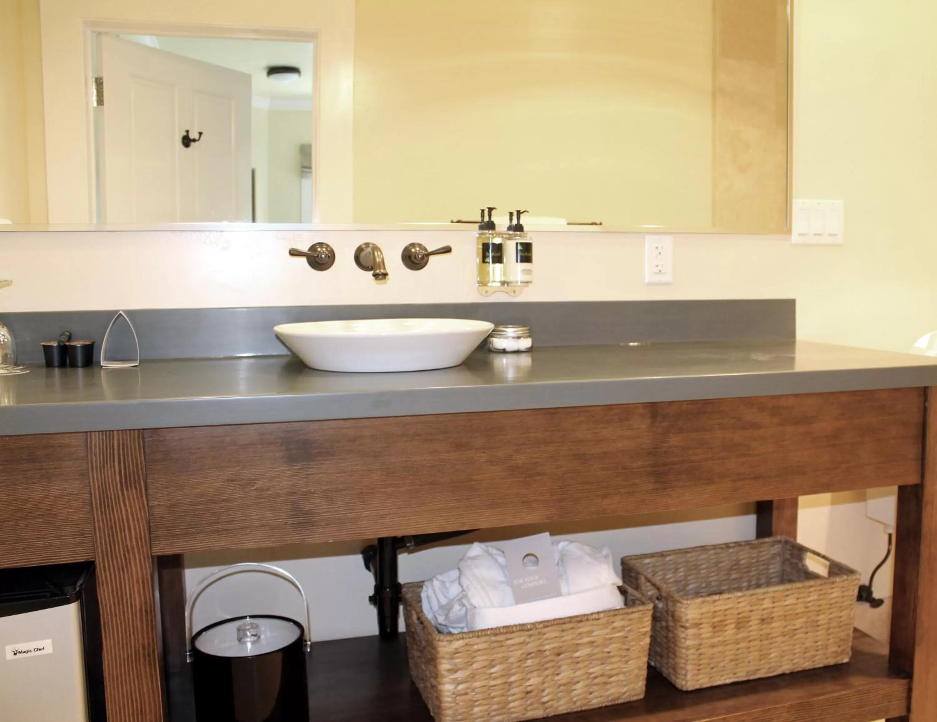 Vintners Double Queen in Inn at Sonoma, A Four Sisters Inn