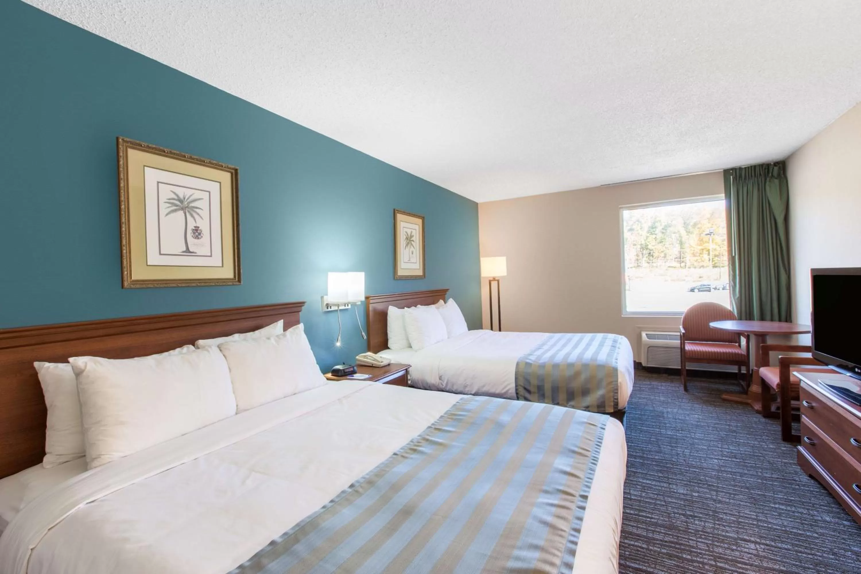Queen Room with Two Queen Beds - Non-Smoking in Baymont by Wyndham Bartonsville Poconos