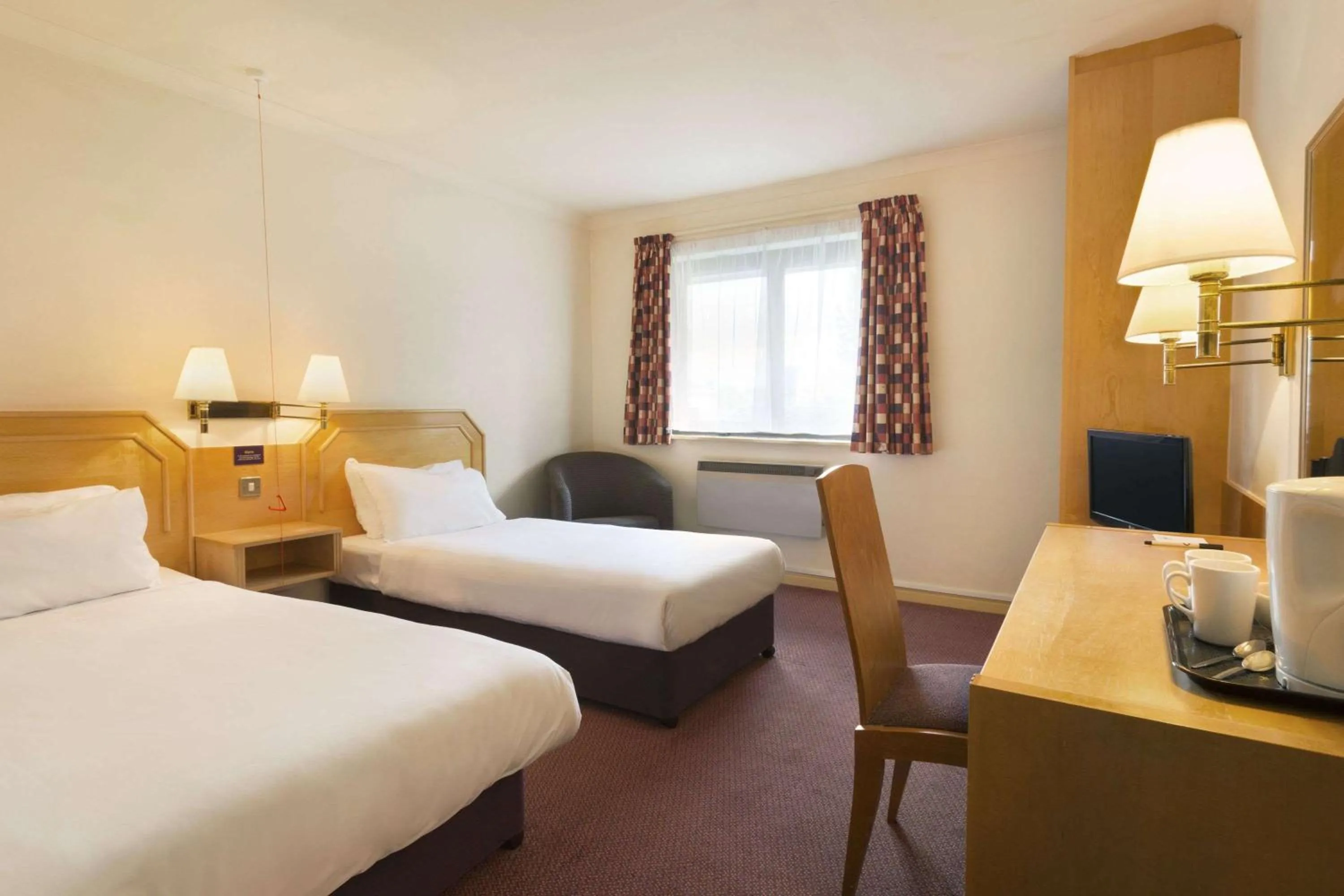 Twin Room - Disability Access in Days Inn Taunton