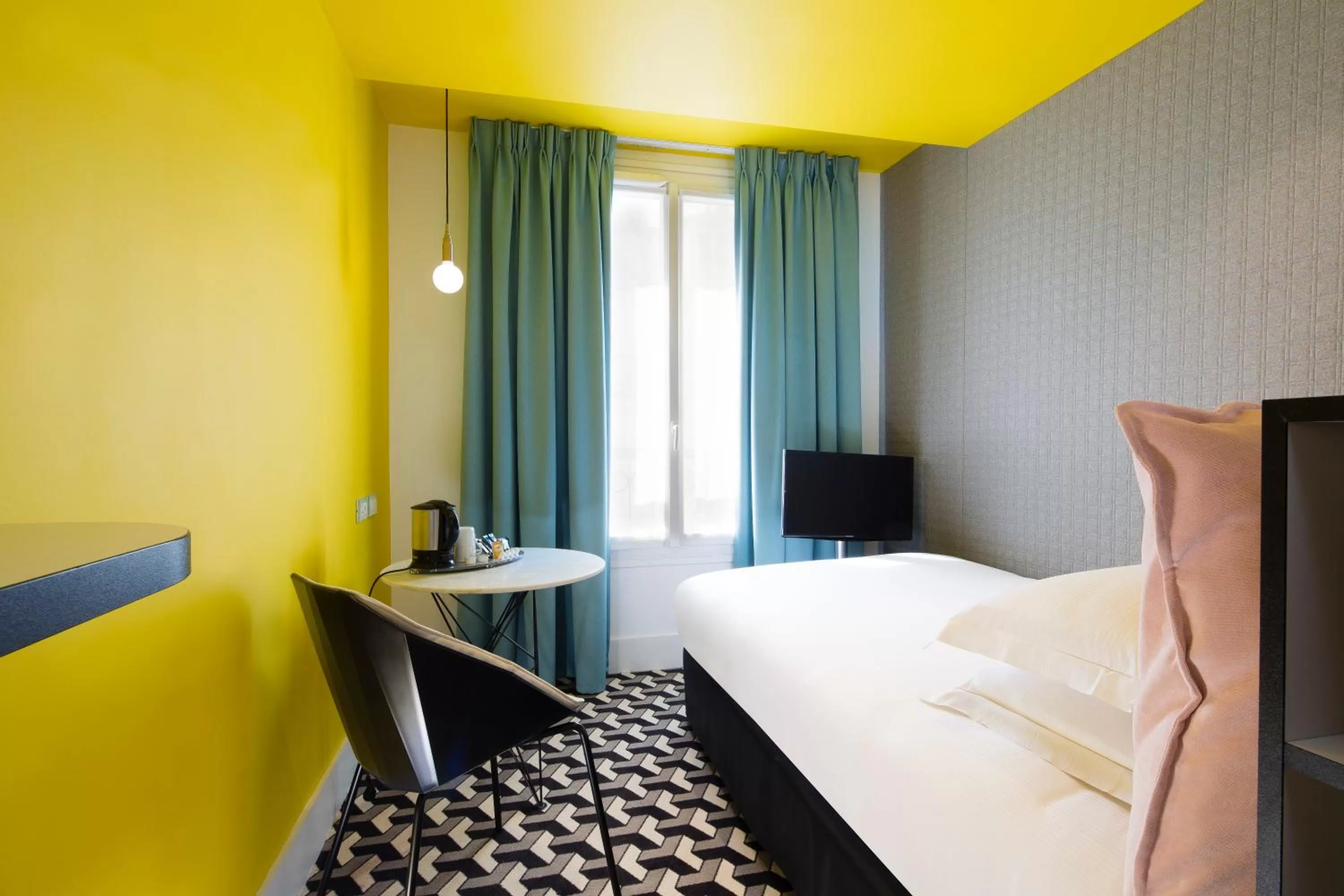 Single Room in Hotel Haussmann Saint Augustin