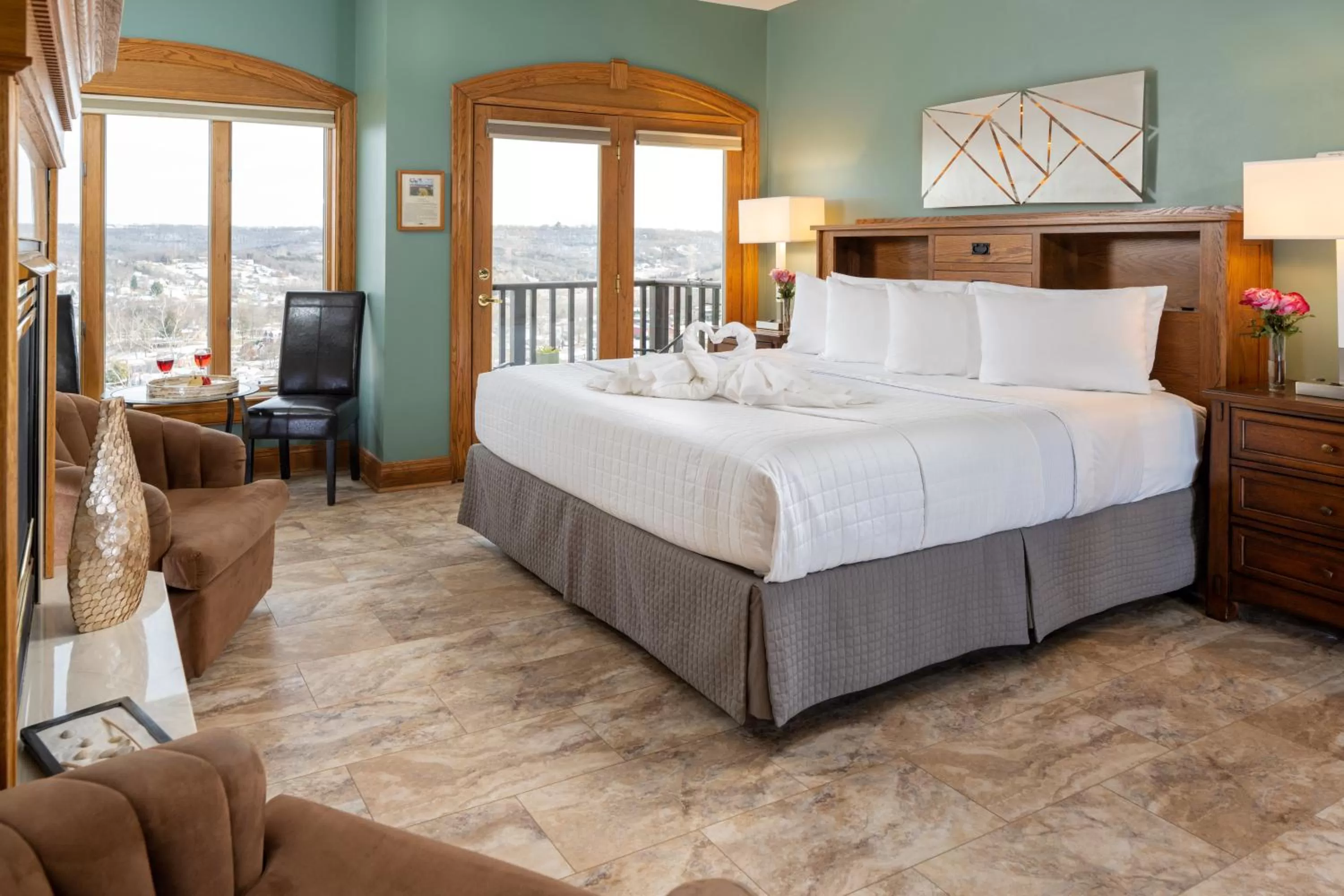 Deluxe Suite with Spa Bath in Hermann Hill