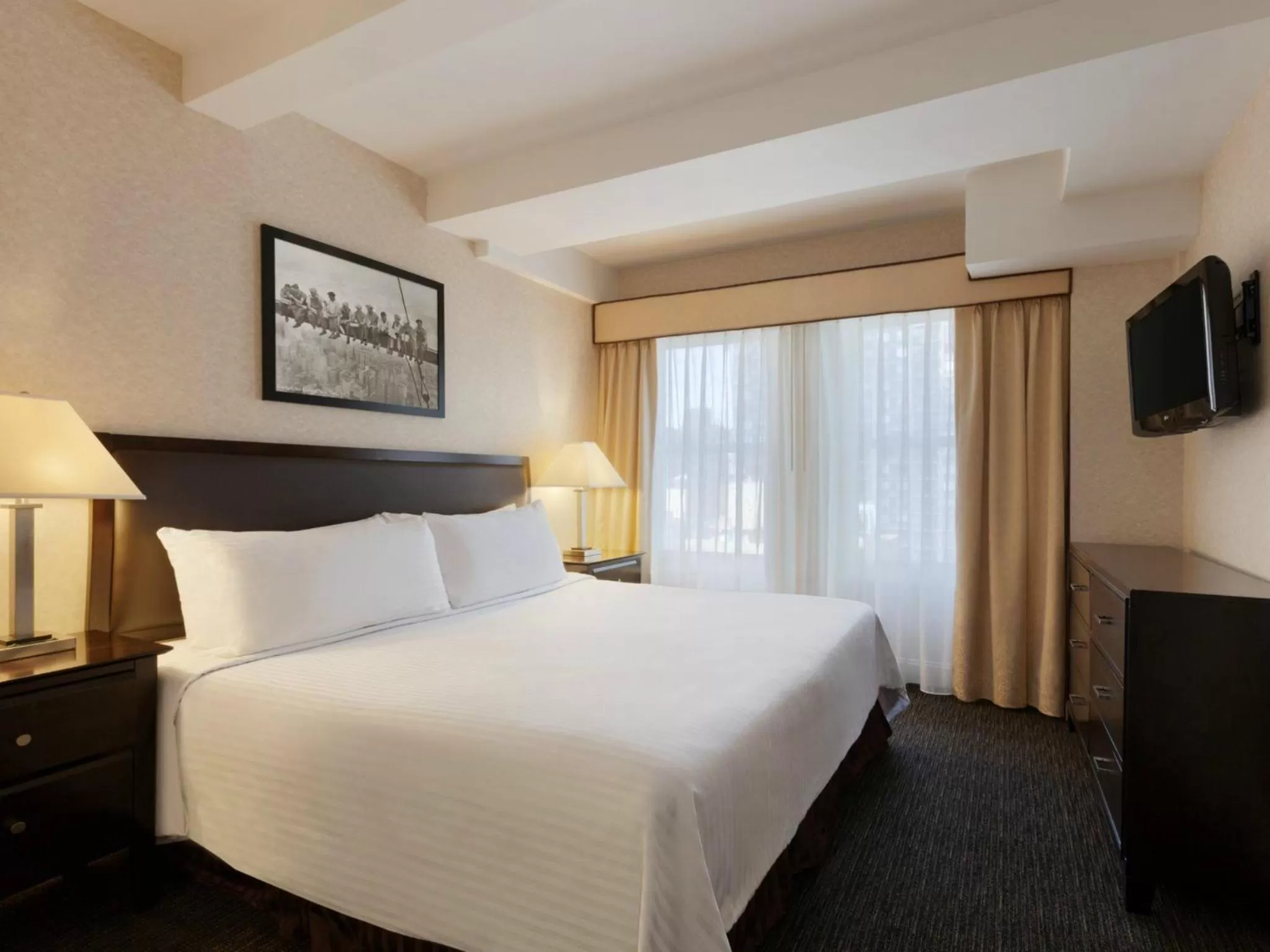 Classic 1 King Bed  in Hotel Edison Times Square