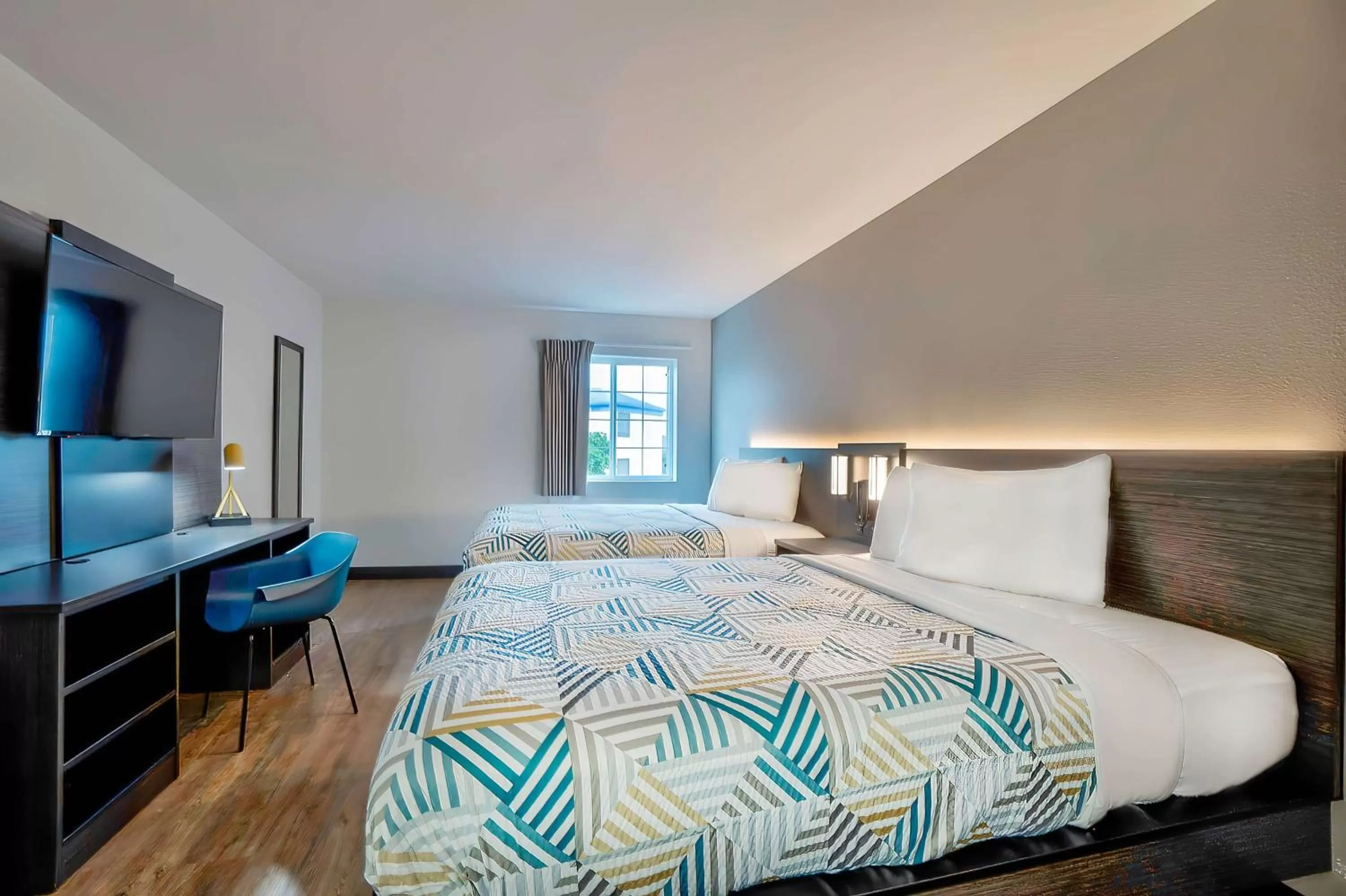 Queen Room with Two Queen Beds - Non-Smoking in Motel 6 Tulsa, Ok - Central