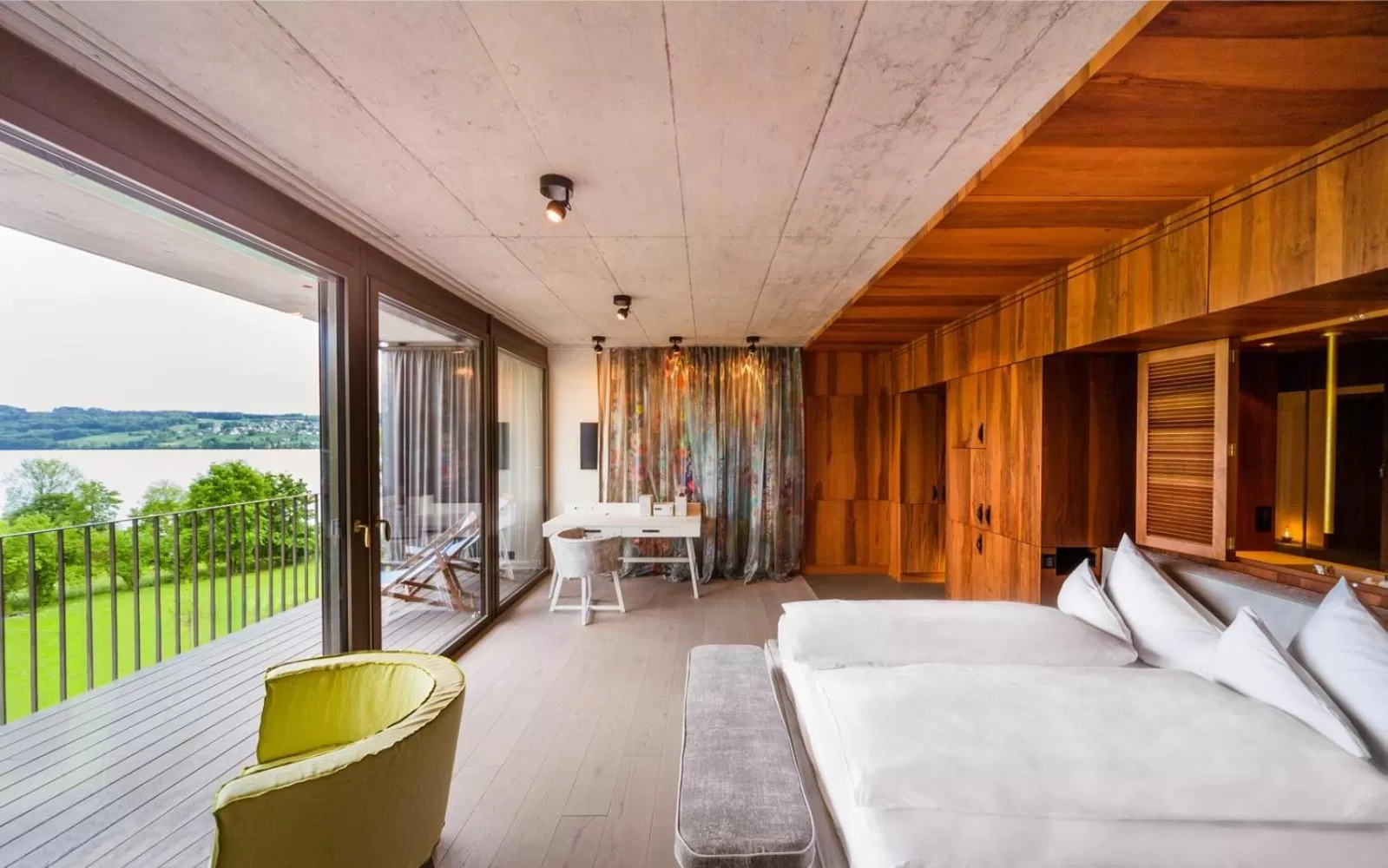 Junior Suite with Lake View in Seerose Resort & Spa