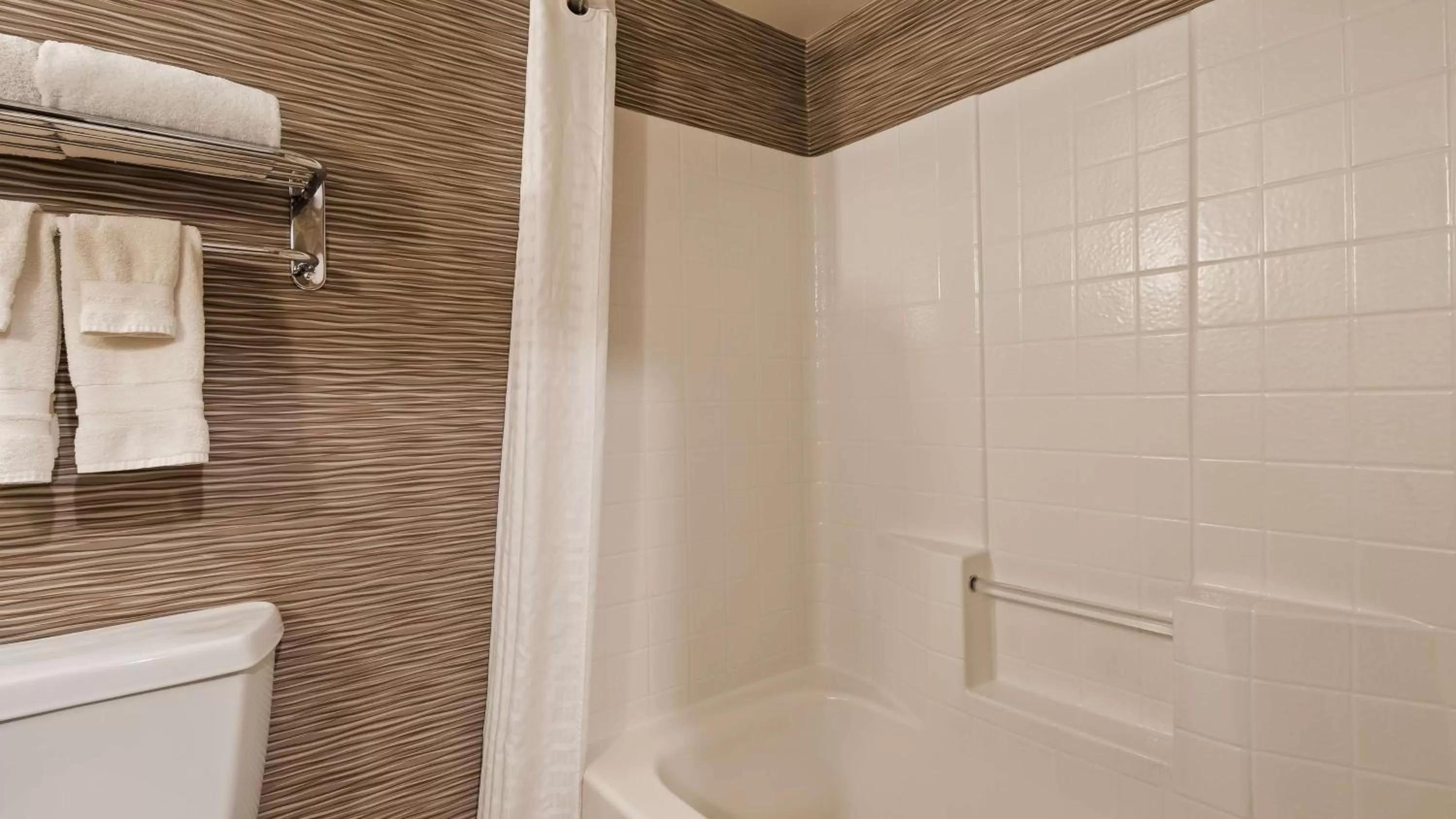 Queen Room with Two Queen Beds - Non-Smoking in Best Western Plus Rama Inn & Suites