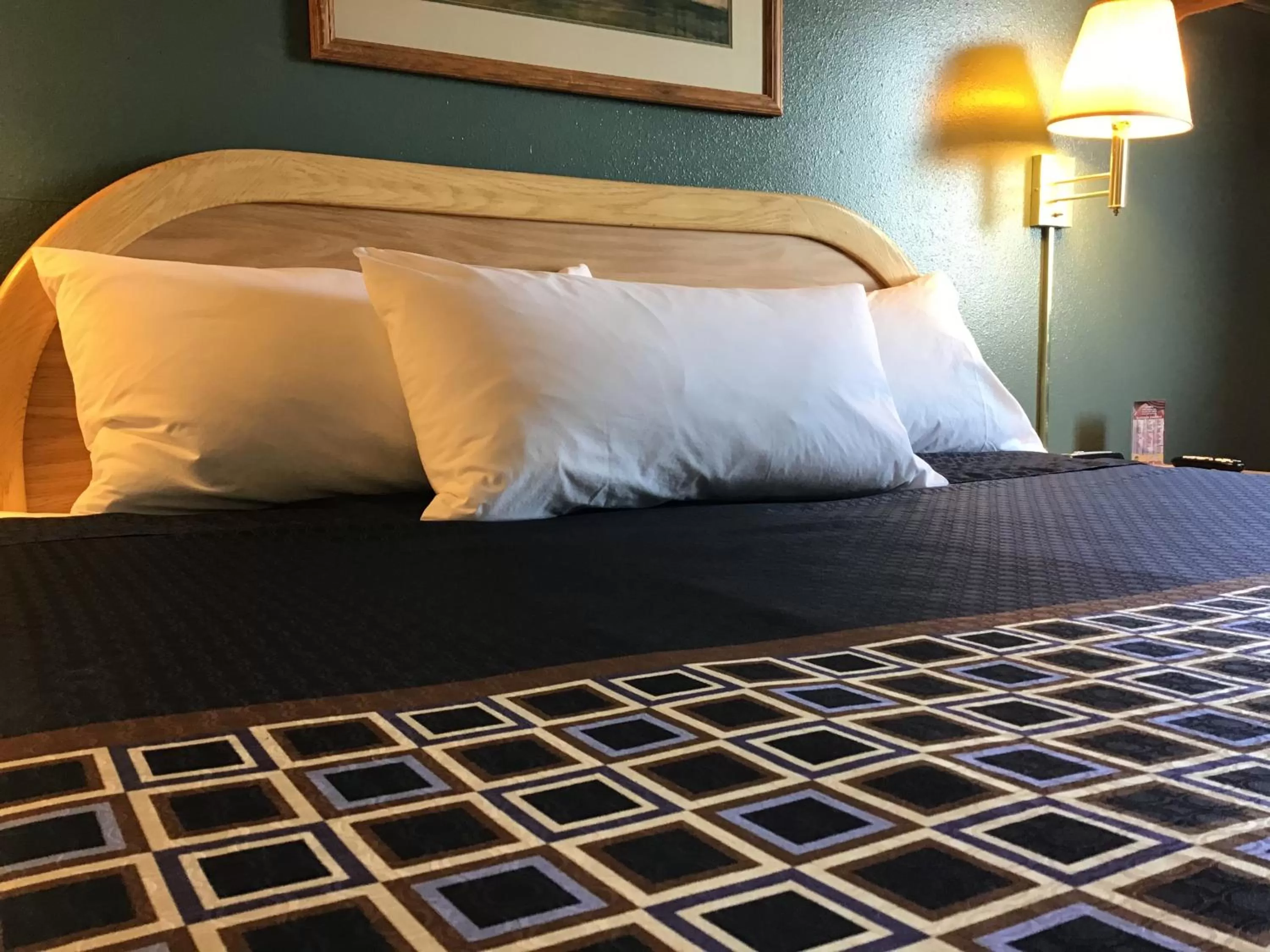 Queen Room with Two Queen Beds - Non-Smoking in Travelodge by Wyndham Worland