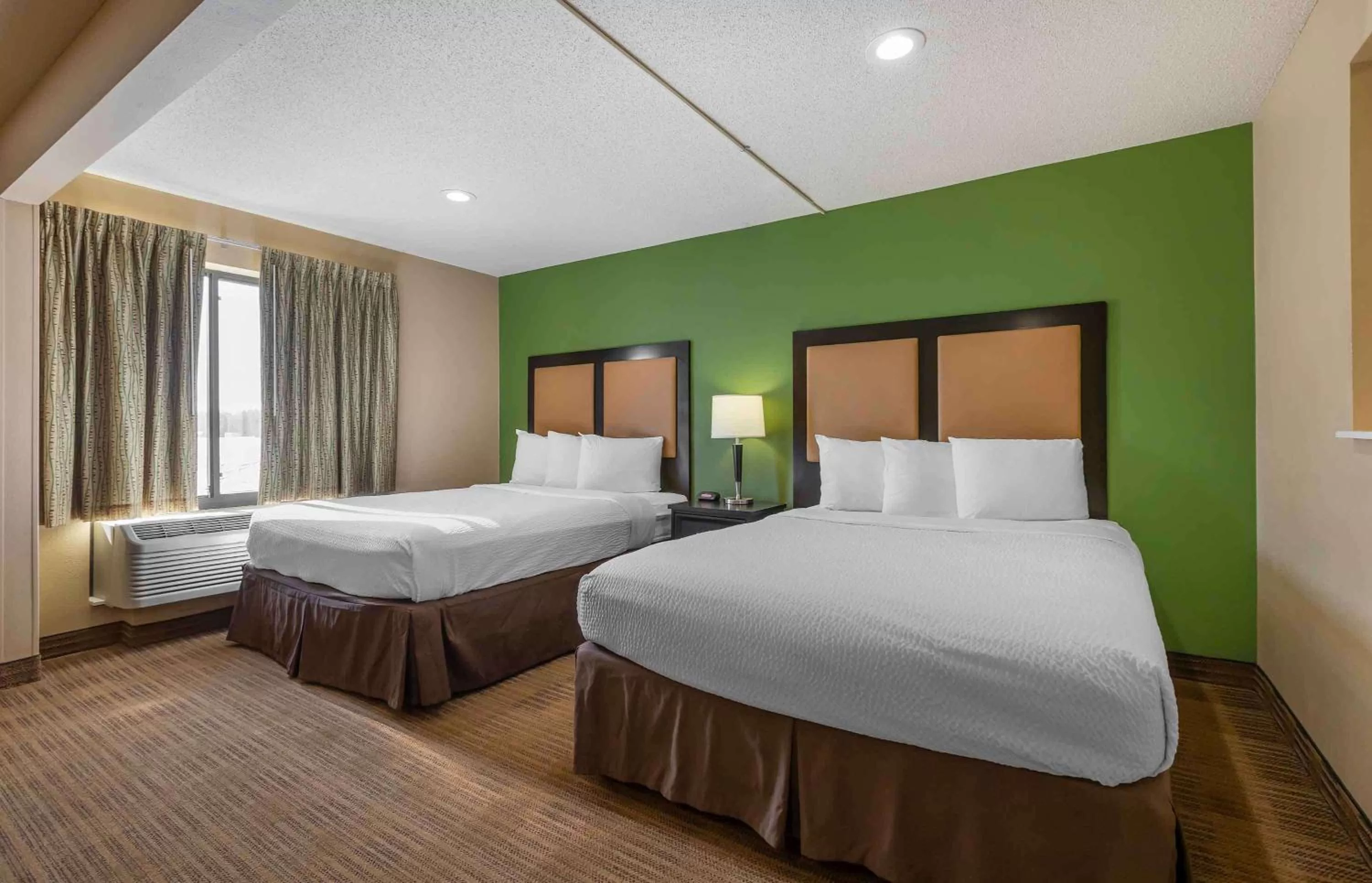 Deluxe Studio with 2 Double Beds - Non-Smoking in Extended Stay America Select Suites - Des Moines - West Des Moines
