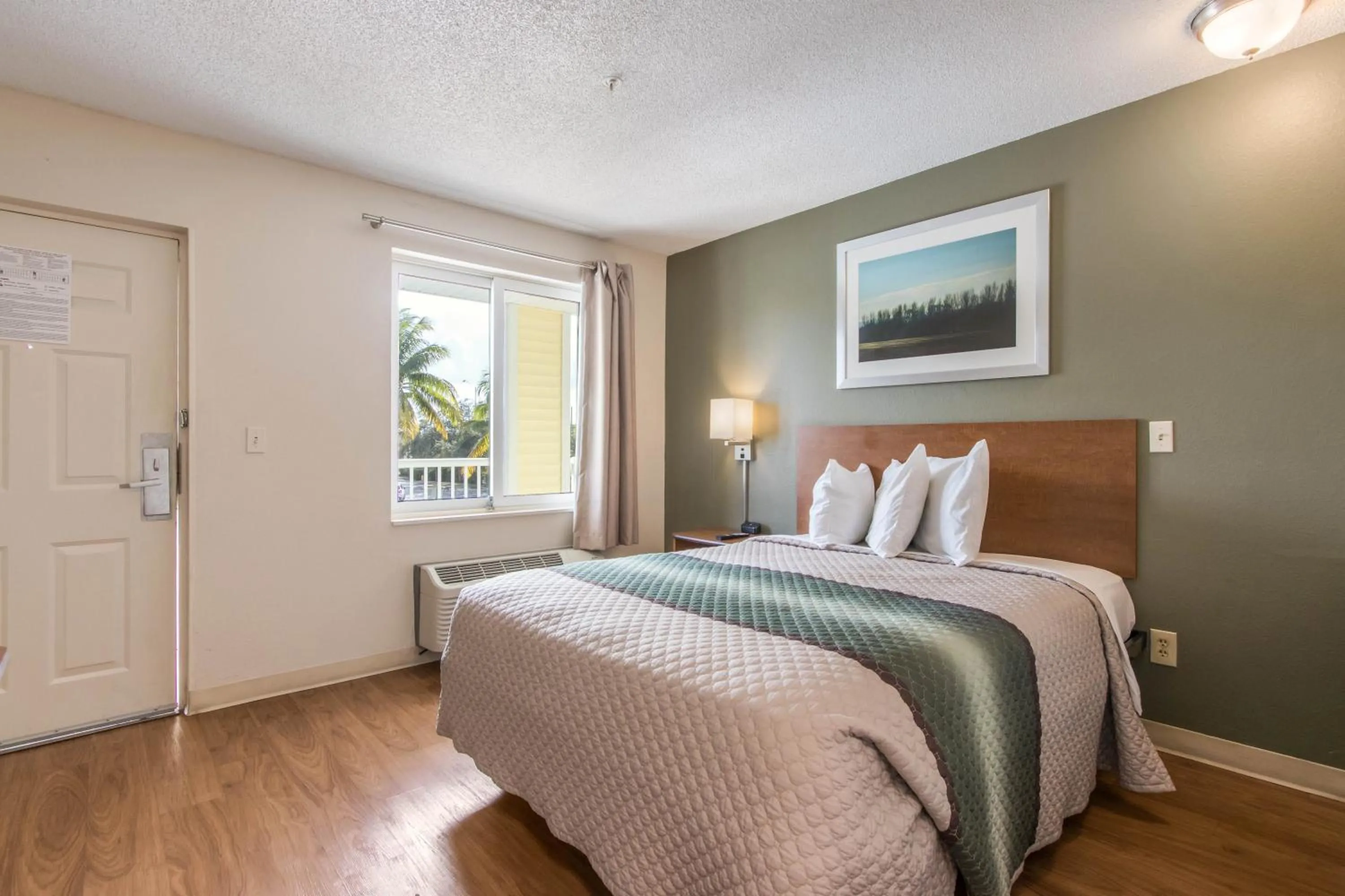 Studio Queen Room Disability Access Non-Smoking in HomeTowne Studios by Red Roof Fort Lauderdale