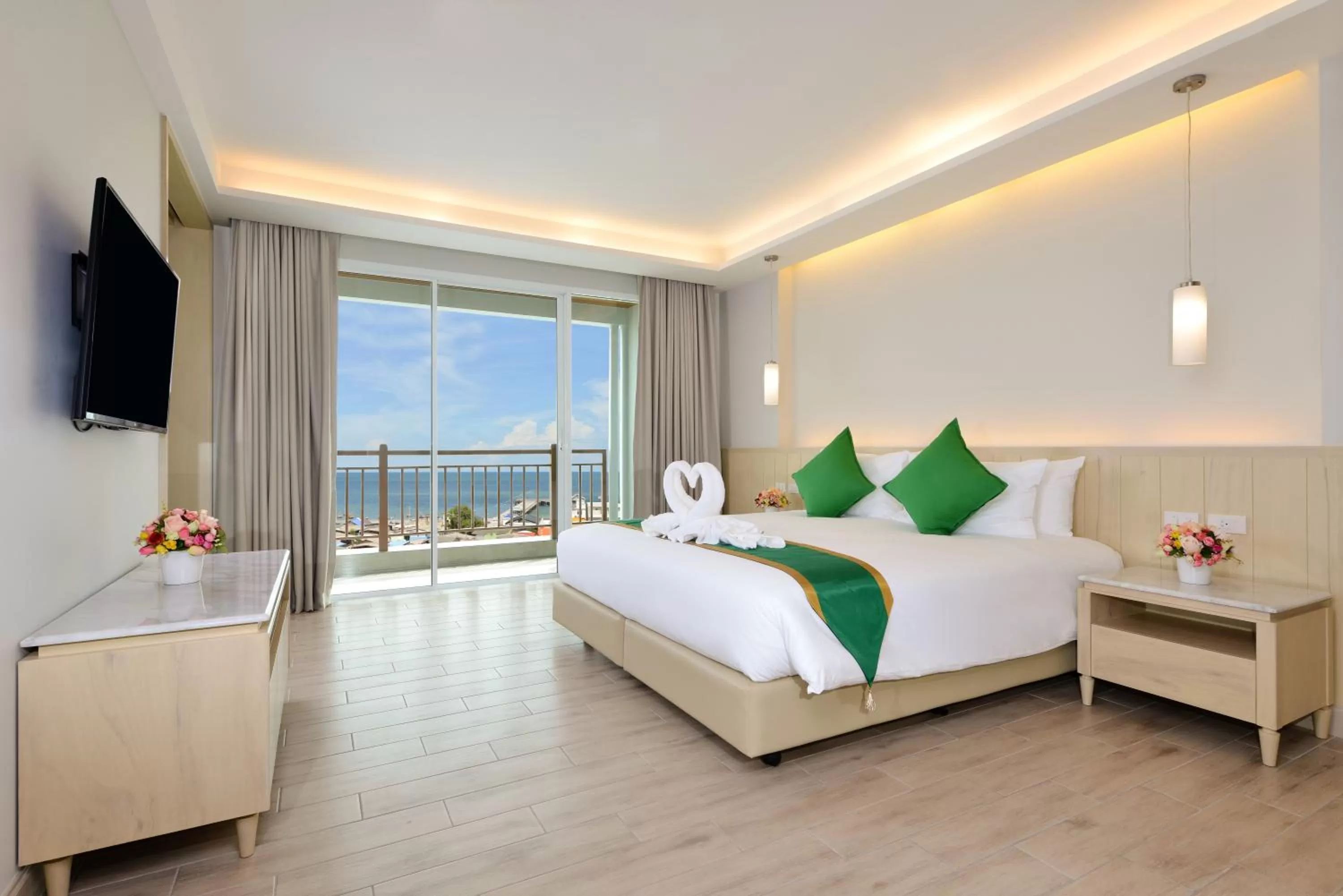 Premier Deluxe King Room with Sea View in Hisea Huahin Hotel