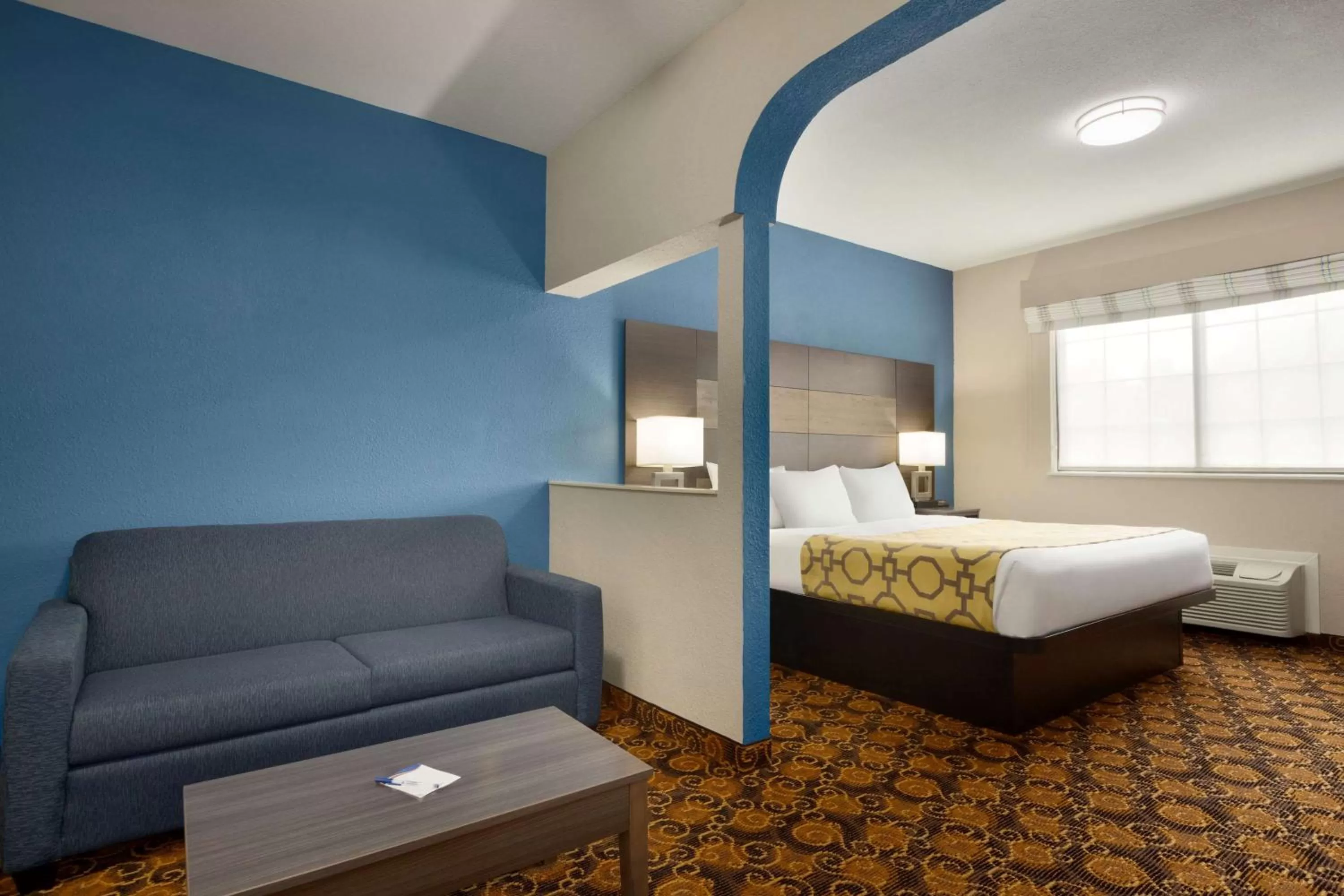 Queen Suite - Non-Smoking in Baymont by Wyndham Winchester